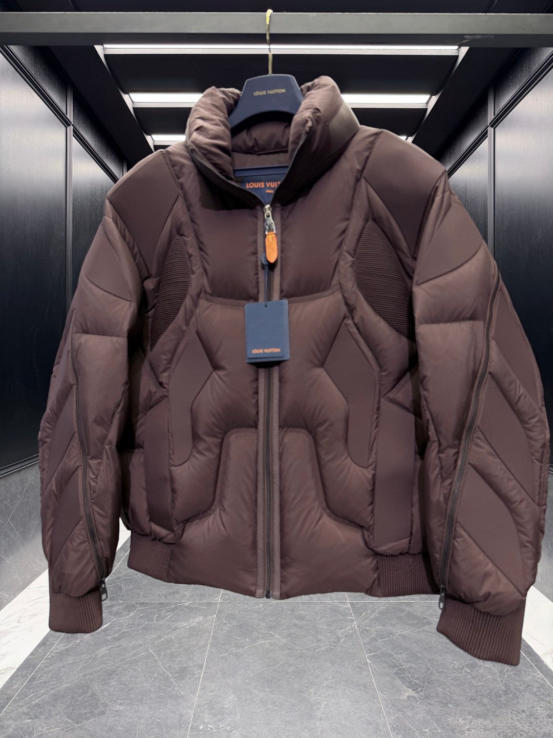 LV 25S DOWN JACKET 574443