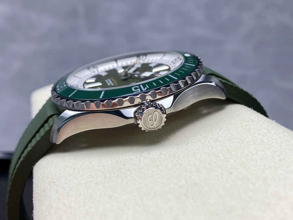 SUPEROCEAN AUTOMATIC 44 GREEN CERAMIC BEZEL GREEN RUBBER STRAP