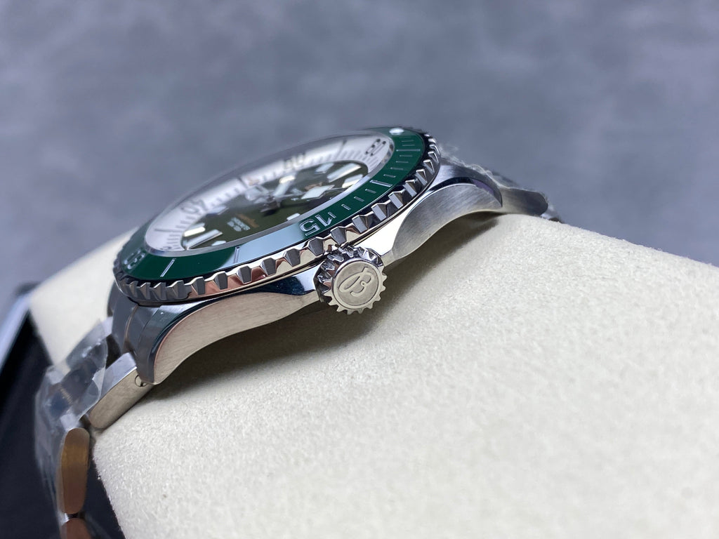 SUPEROCEAN AUTOMATIC 44 STEEL CASE GREEN CERAMIC BEZEL