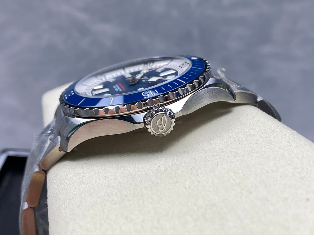 SUPEROCEAN AUTOMATIC 44 STEEL CASE BLUE AND WHITE DIAL