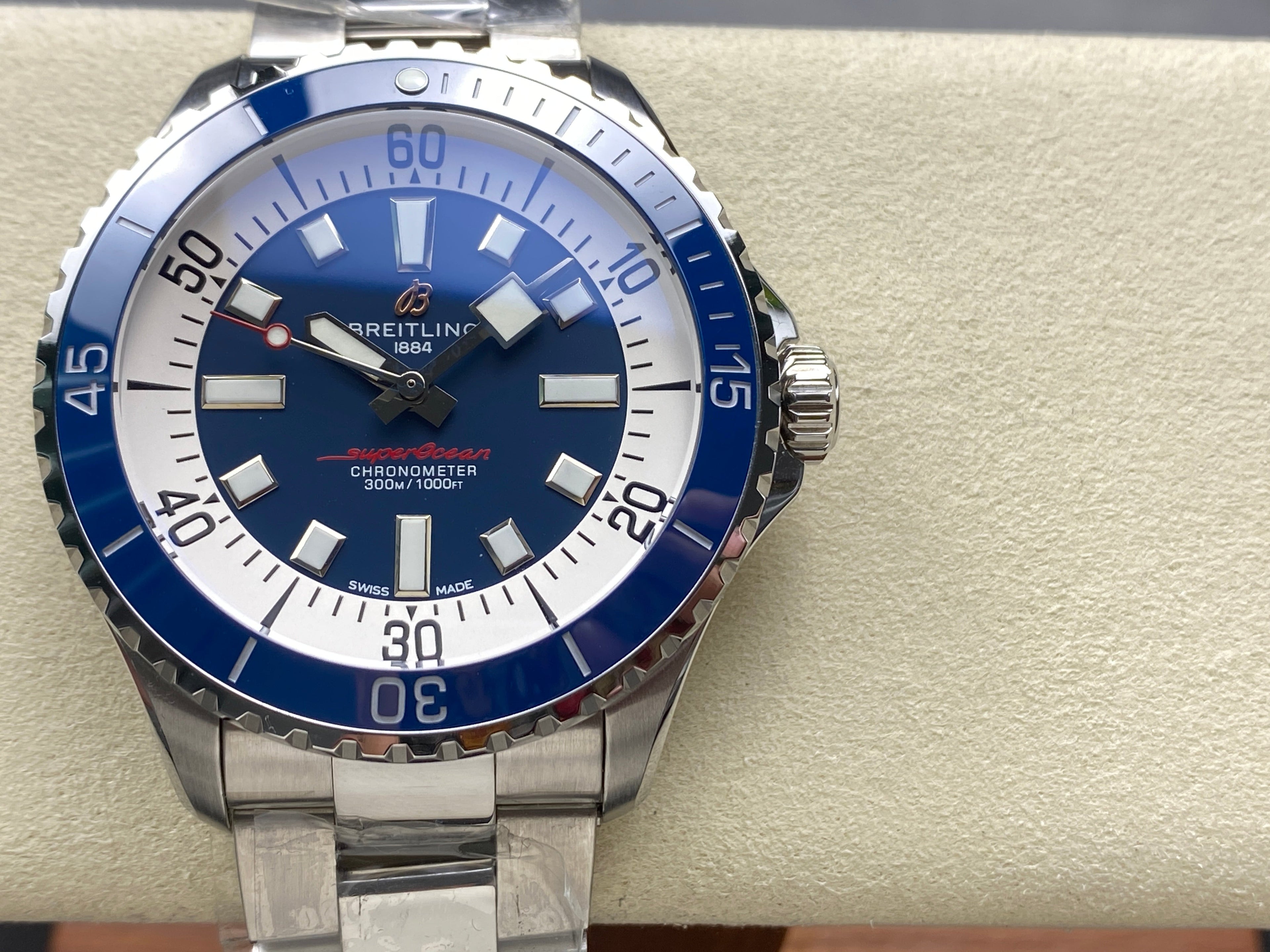 SUPEROCEAN AUTOMATIC 44 STEEL CASE BLUE AND WHITE DIAL