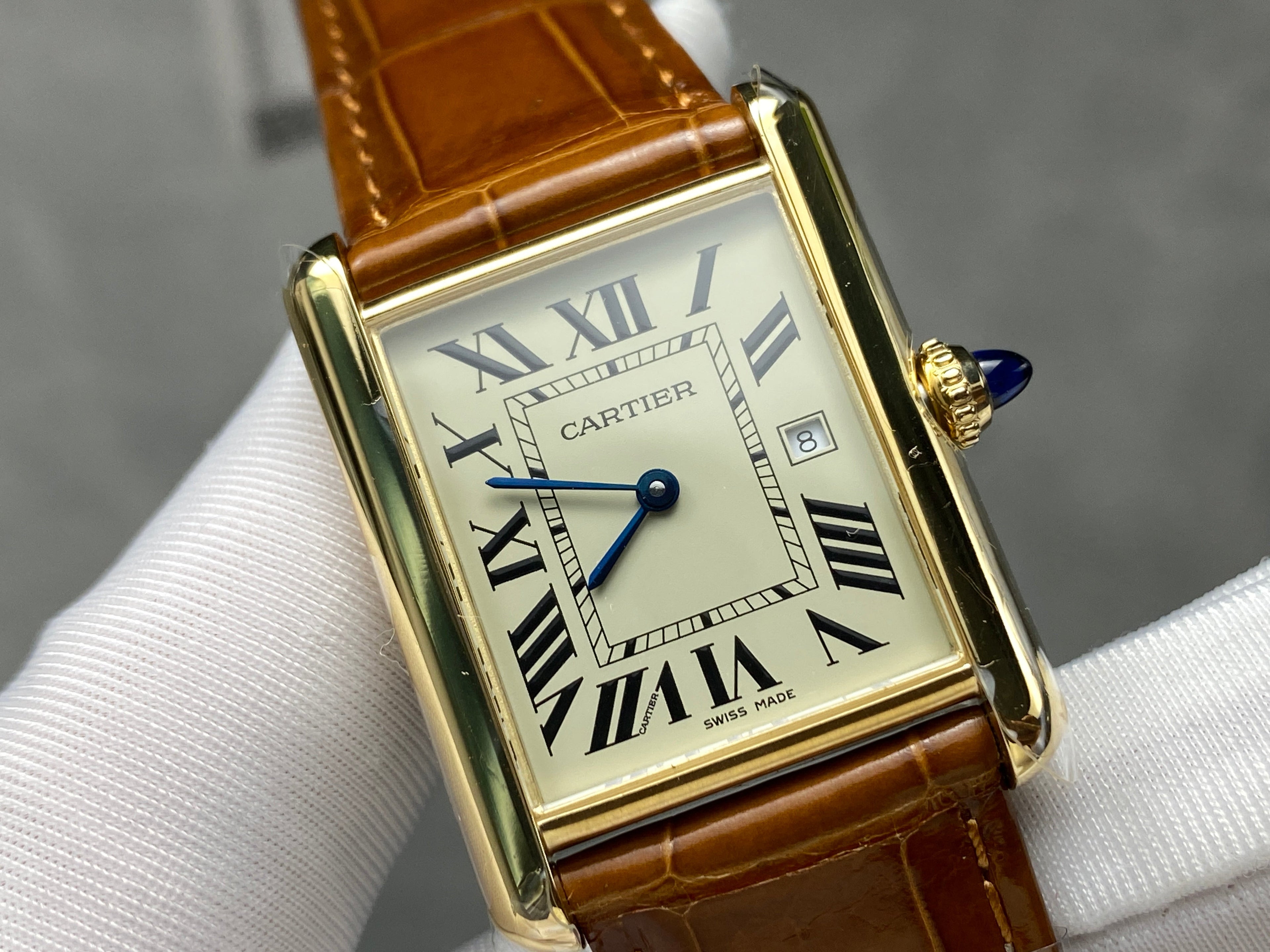 TANK SMALL MODEL LOUIS CARTIER WATCH GOLD CASE WITH CINNAMON BROWN LEATHER STRAP