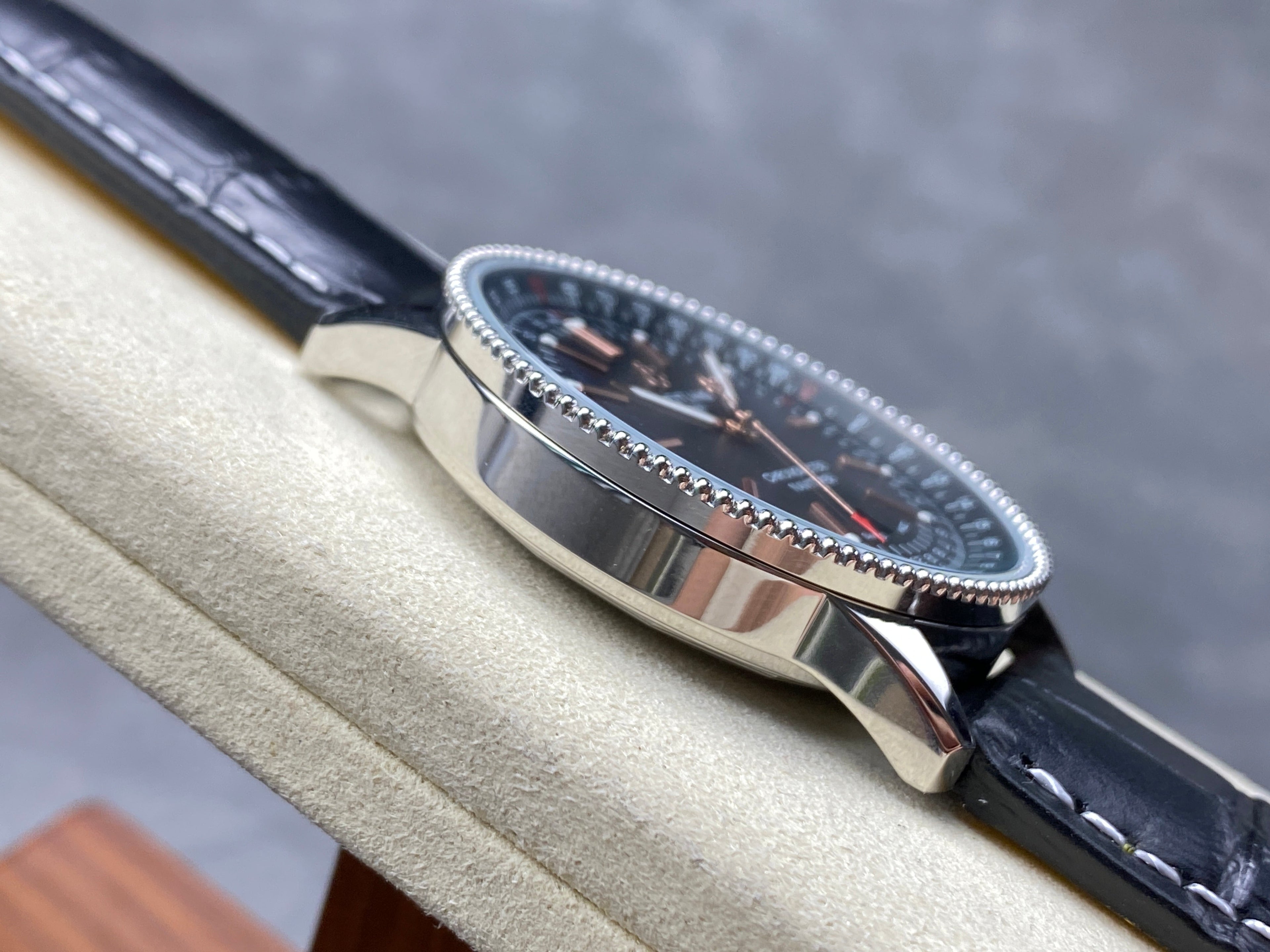 NAVITIMER AUTOMATIC 41 STEEL CASE BLACK DIAL