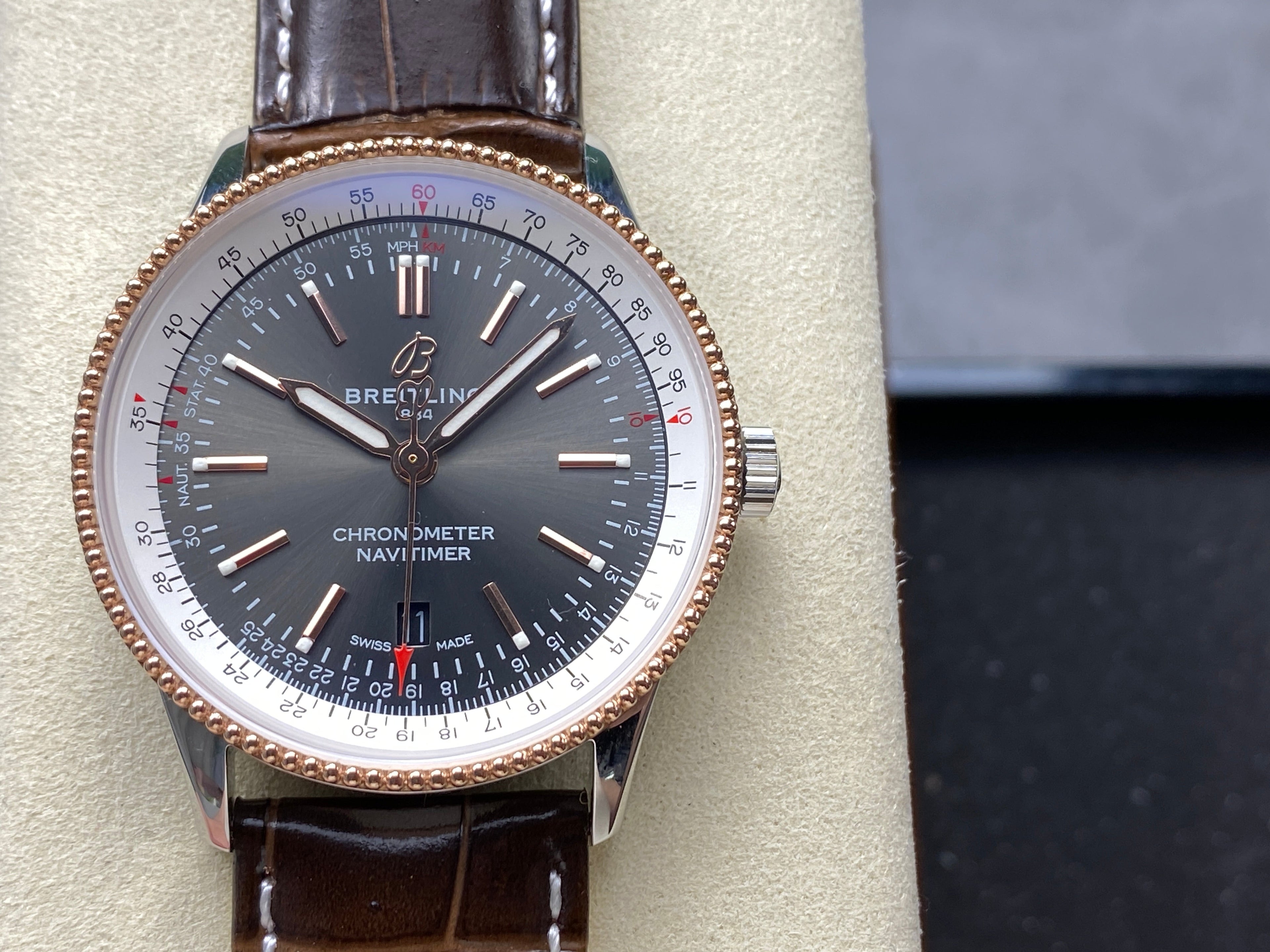 NAVITIMER AUTOMATIC 41 RED GOLD AND STEEL CASE BLACK MIX WHITE DIAL