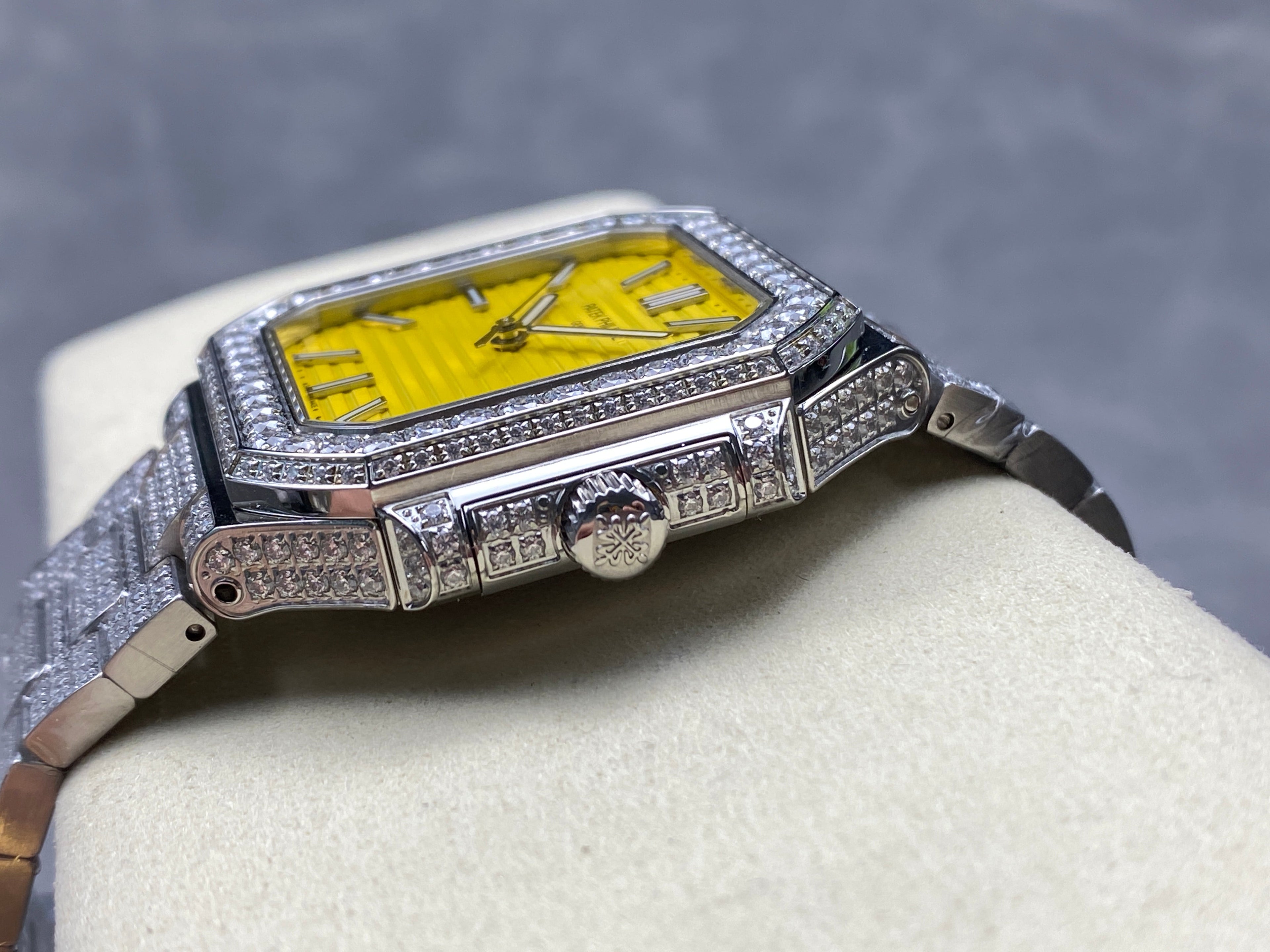 CUBITUS AUTOMATIC ALL STEEL ATTACHED DIAMOND YELLOW DIAL