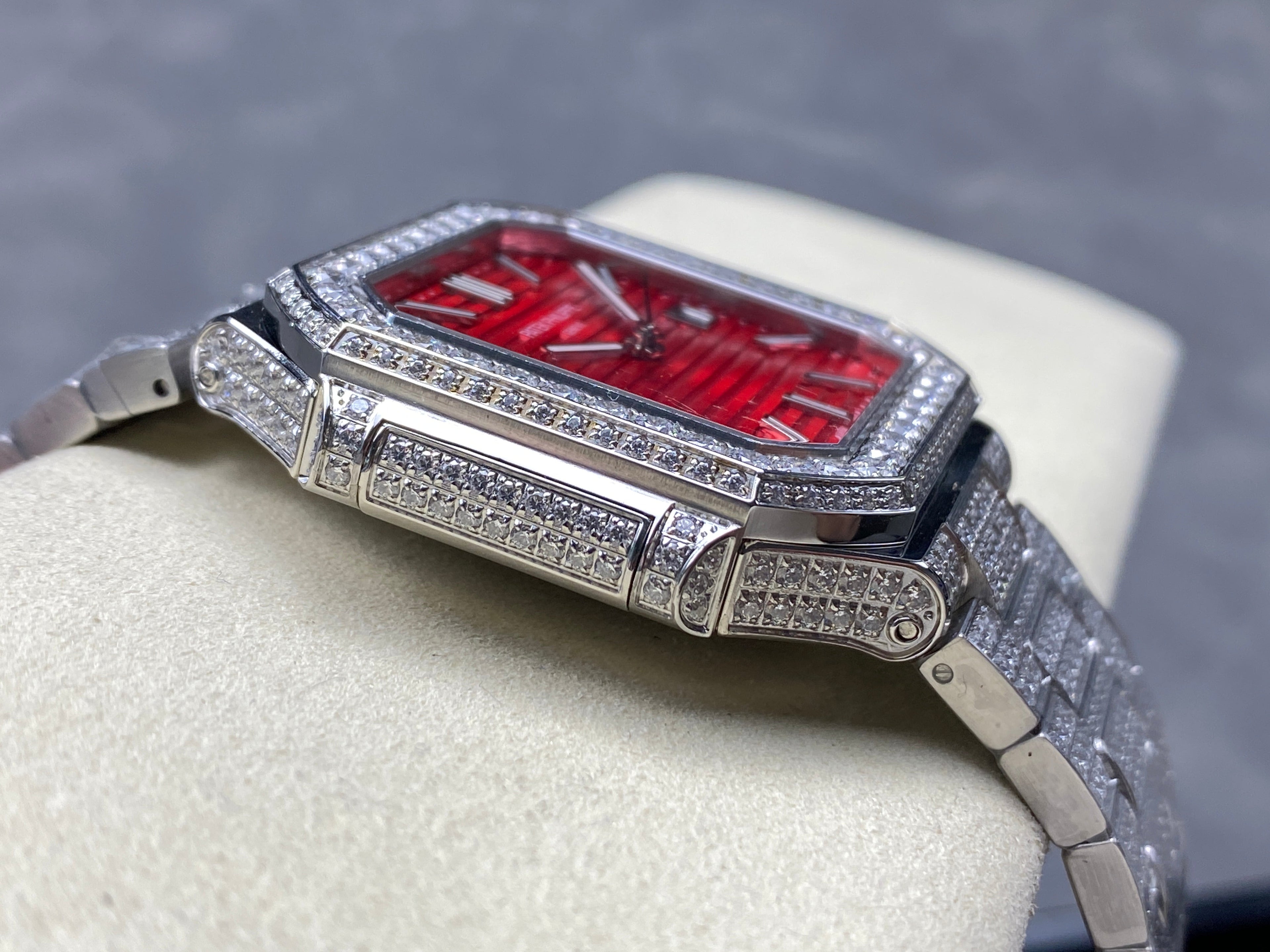 CUBITUS AUTOMATIC ALL STEEL ATTACHED DIAMOND RED DIAL