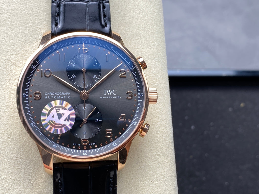 PORTUGIESER AUTOMATIC 40 MM WATCH ROSE GOLD CASE WITH BLACK LEATHER STRAP AND DIAL