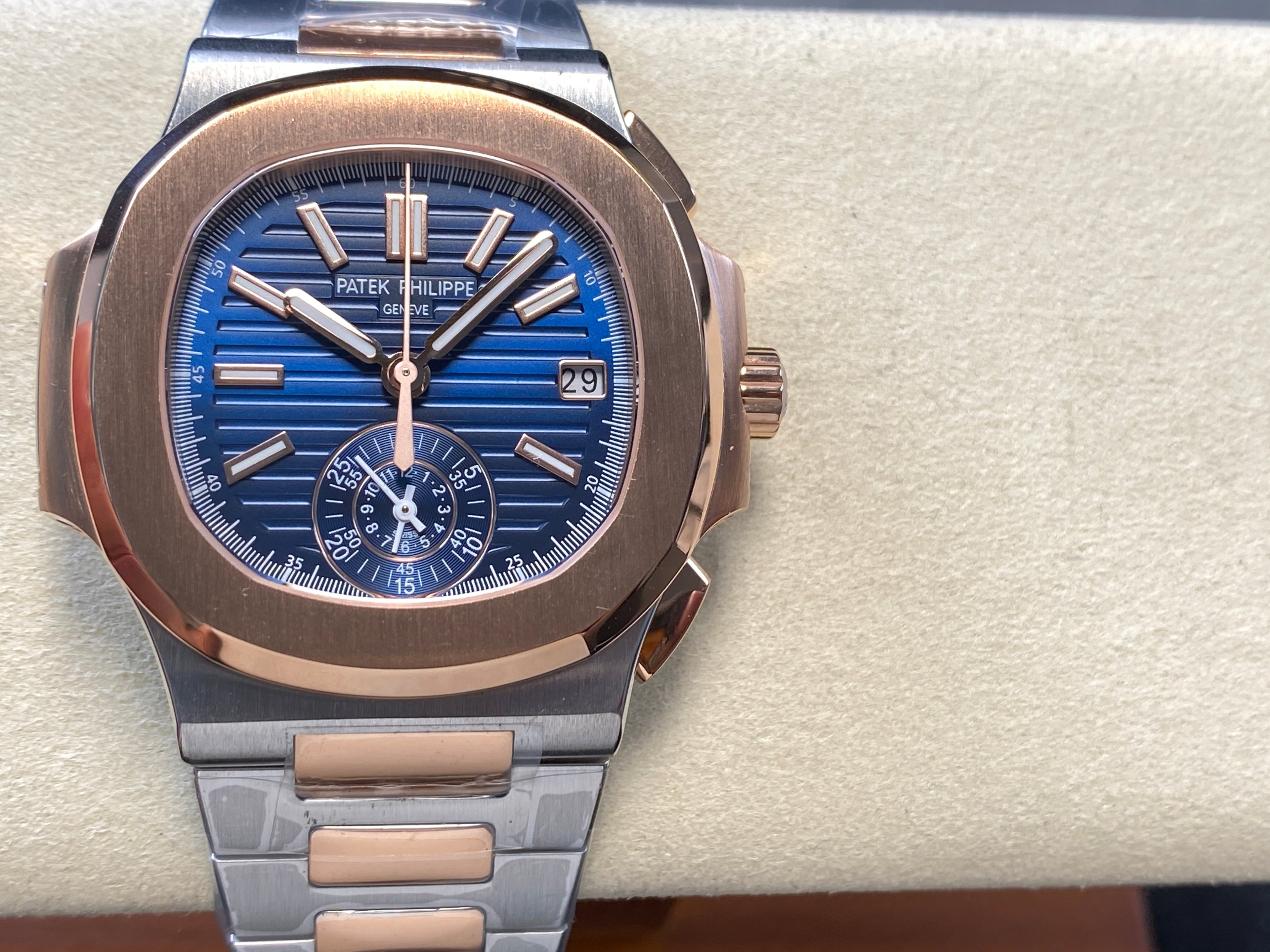 NAUTILUS STEEL AND ROSE GOLD BRACELET BLUE DIAL
