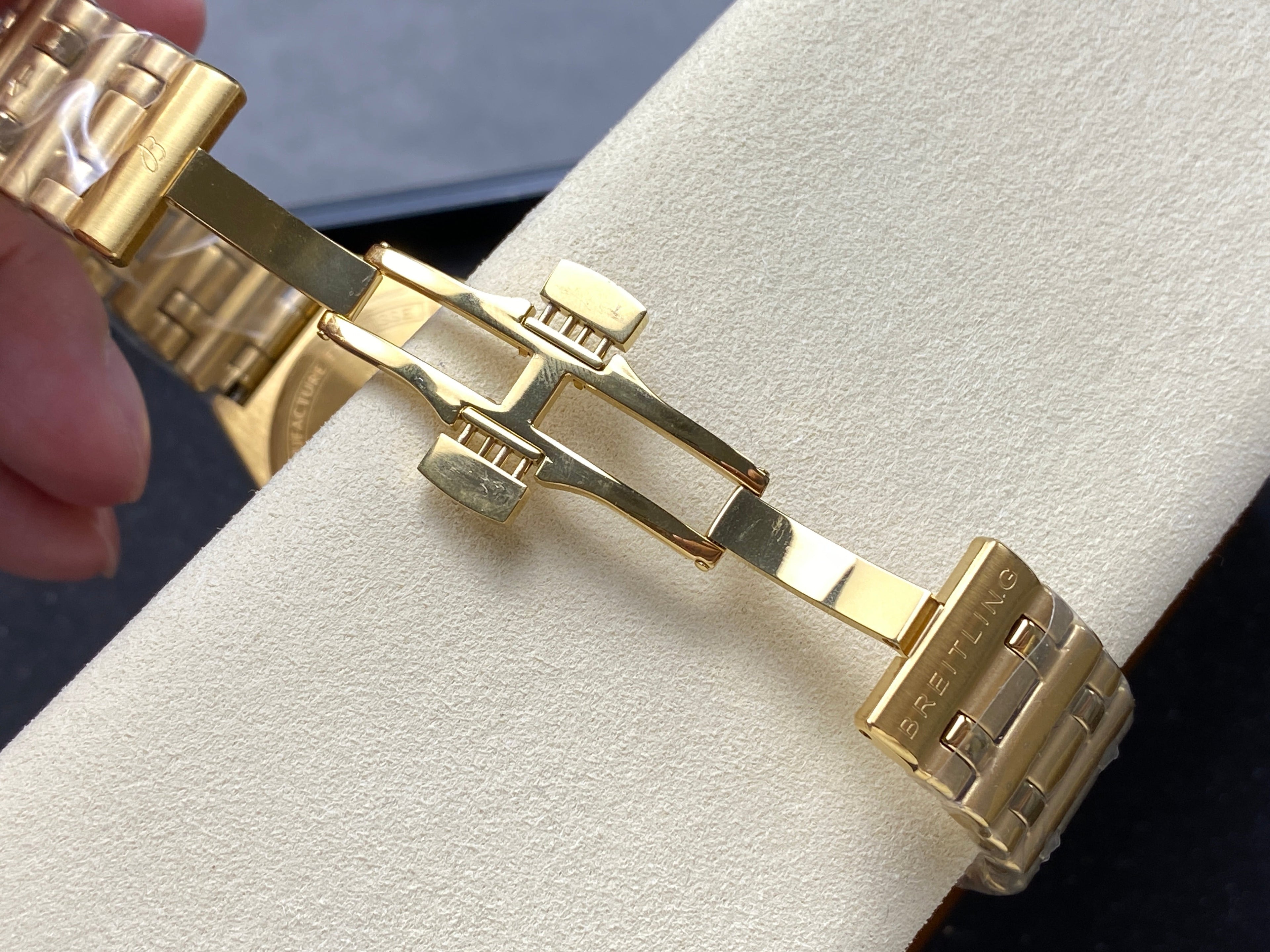 CHRONOMAT AUTOMATIC 36 VICTORIA BECKHAM YELLOW GOLD CASE MIDNIGHT BLUE DIAL