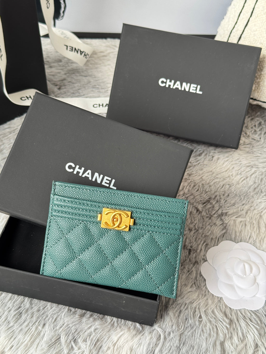 LEBOY CARD HOLDER 11 IN SHADOW GREEN GRAINED CALFSKIN GOLD-TONE HARDWARE