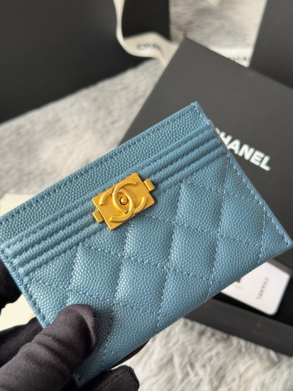 LEBOY CARD HOLDER 11 IN NEPAL BLUE GRAINED CALFSKIN GOLD-TONE HARDWARE