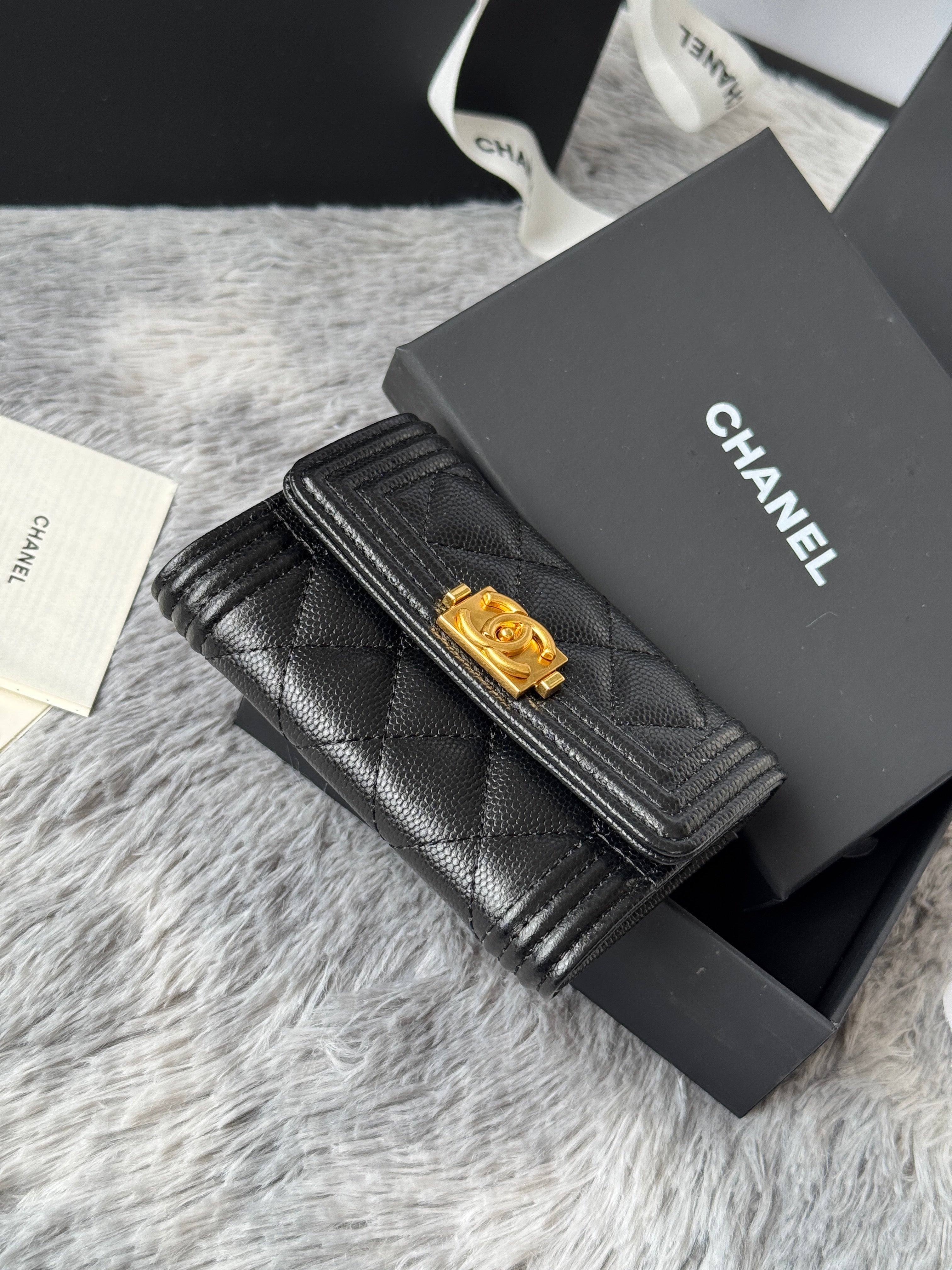 LEBOY WALLET 11 IN BLACK GRAINED CALFSKIN GOLD-TONE HARDWARE