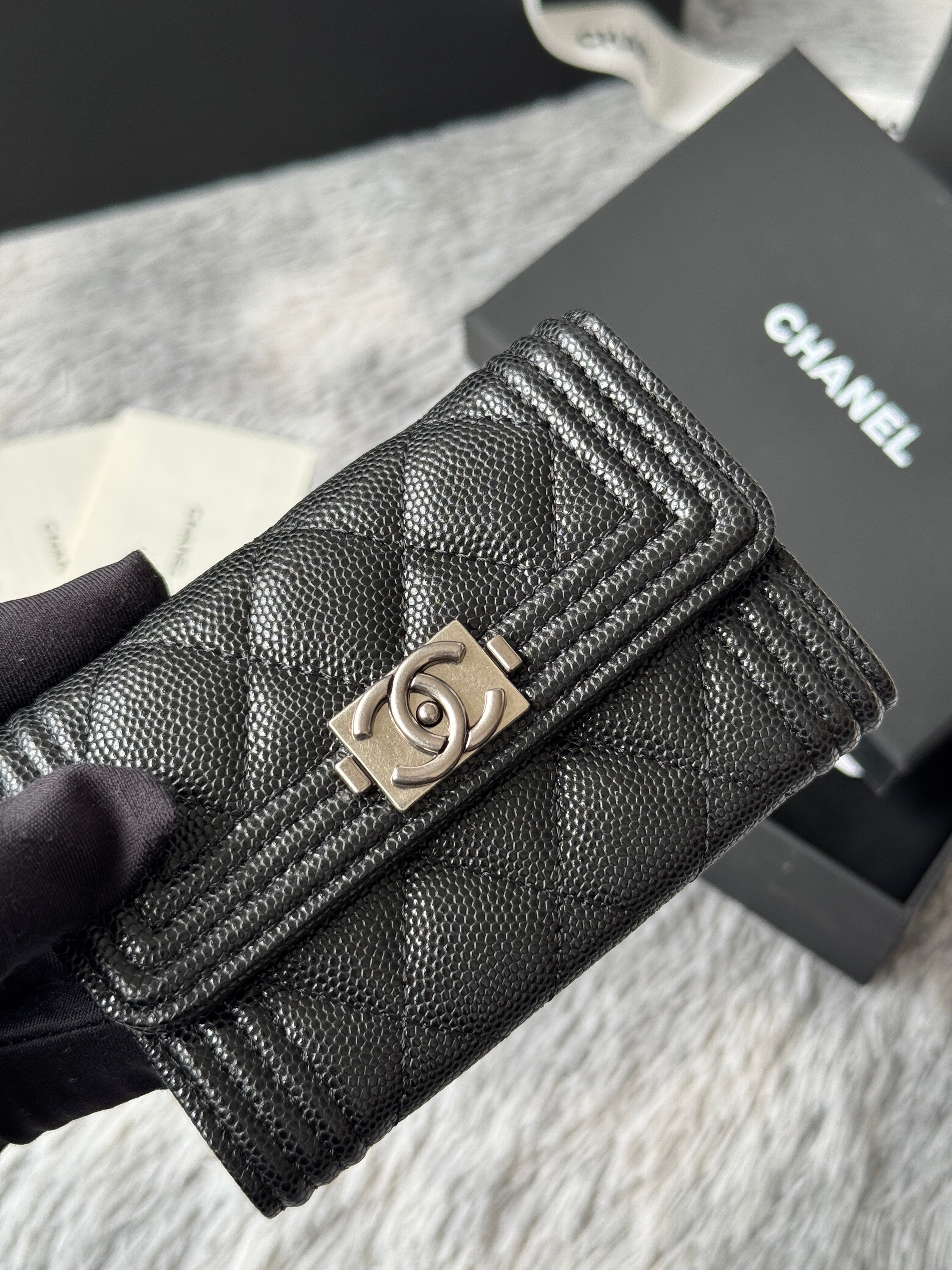 LEBOY WALLET 11 IN BLACK GRAINED CALFSKIN SILVER-TONE HARDWARE