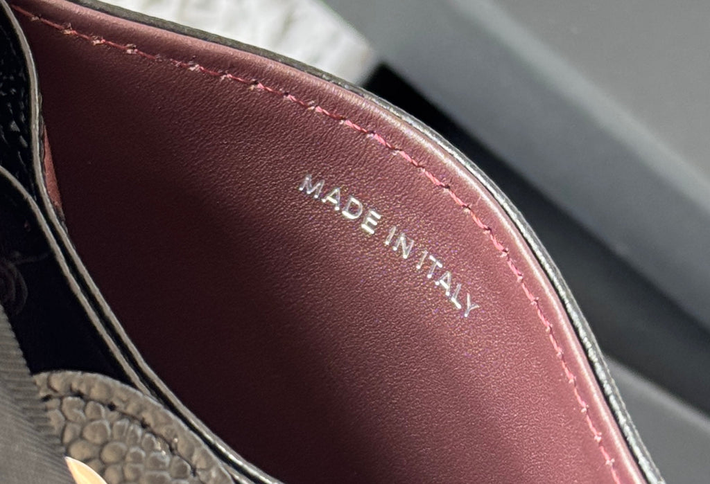 CARD HOLDER 10 CIRCLE CLASP IN BLACK CAVIAR LEATHER SILVER-TONE METALLIC
