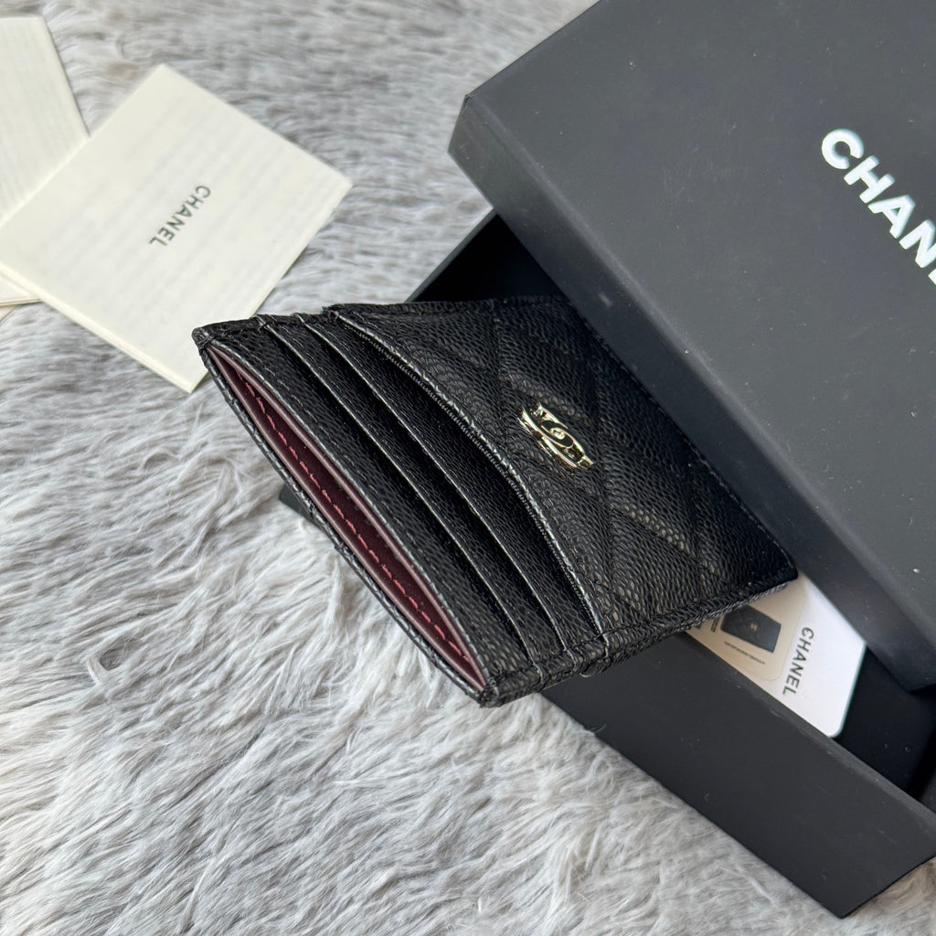 CLASSIC VERTICAL CARD HOLDER 14 IN BLACK GRAINED CALFSKIN SILVER-TONE METALLIC