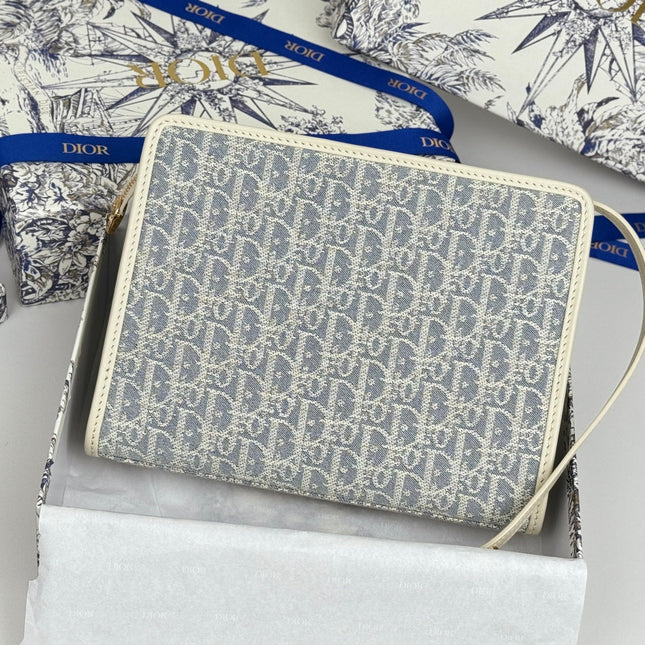 DIOR 25S 30 MONTAIGNE DEA POUCH LIGHT BLUE OBLIQUE JACQUARD 26 IN CANVAS