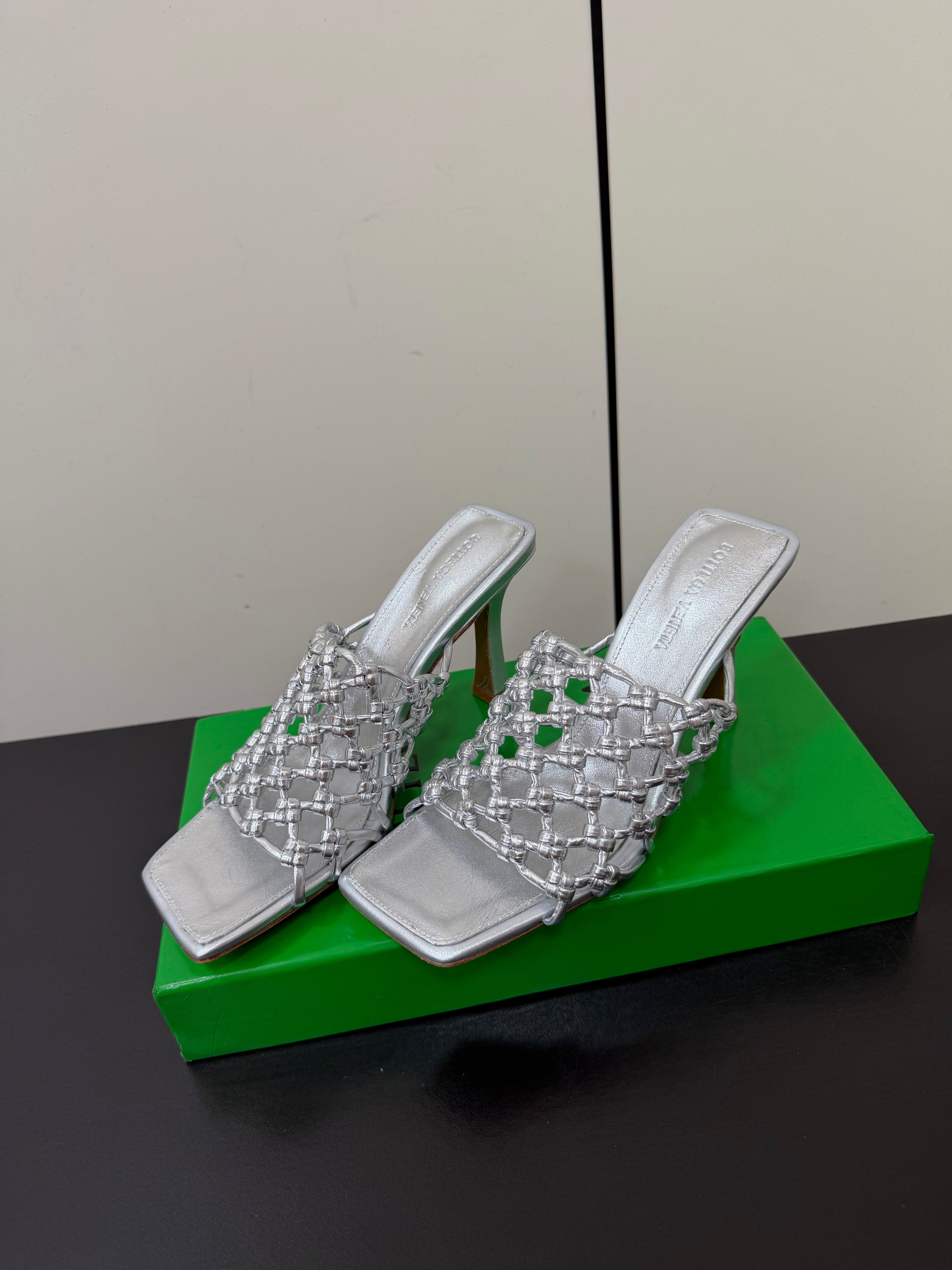BOTTEGA VENETA 26S WOVEN STRAP HIGH-HEEL SANDALS 85 MM IN SILVER LAMBSKIN