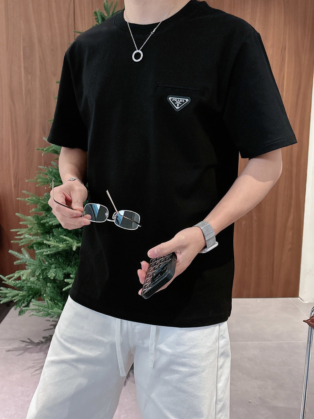 PRADA 26S SHORT SLEEVED T-SHIRT 777