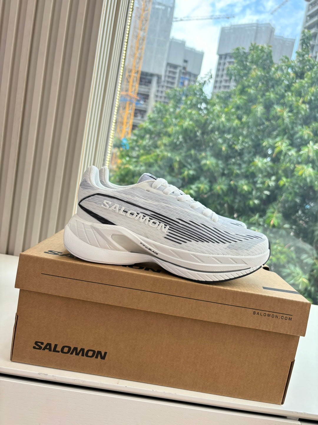 ALO 25S SALOMON SPECTUR SNEAKER IN BLACK AND WHITE MESH FABRIC