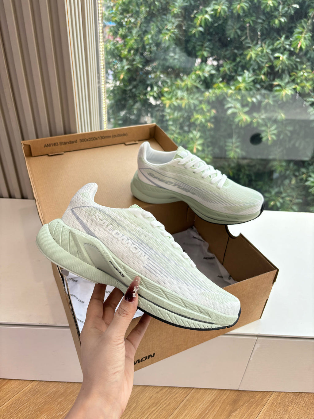 ALO 25S SALOMON SPECTUR SNEAKER IN LIGHT GREEN AND WHITE MESH FABRIC