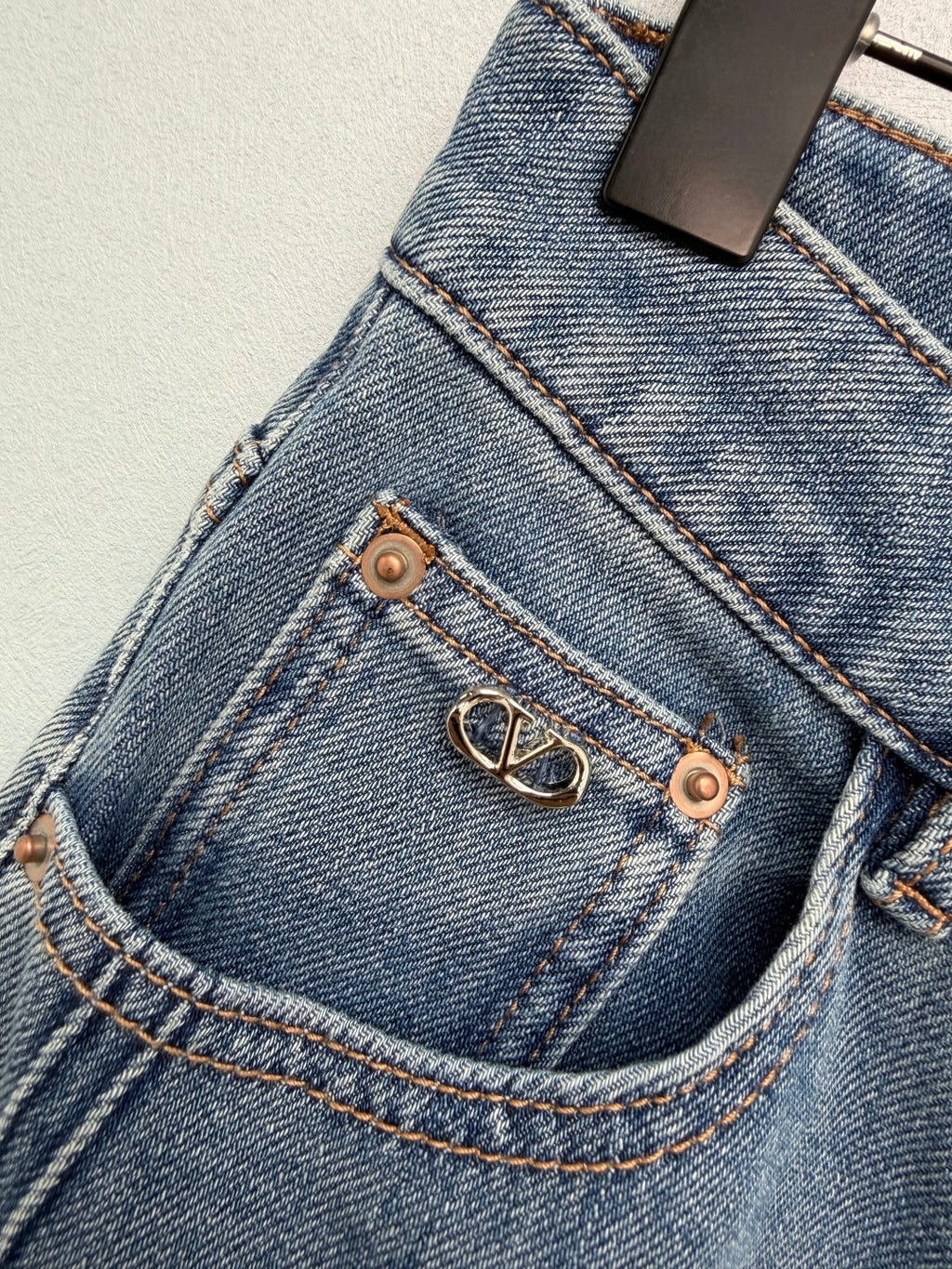 VALENTINO 26S STRAIGHT LEG JEANS 163