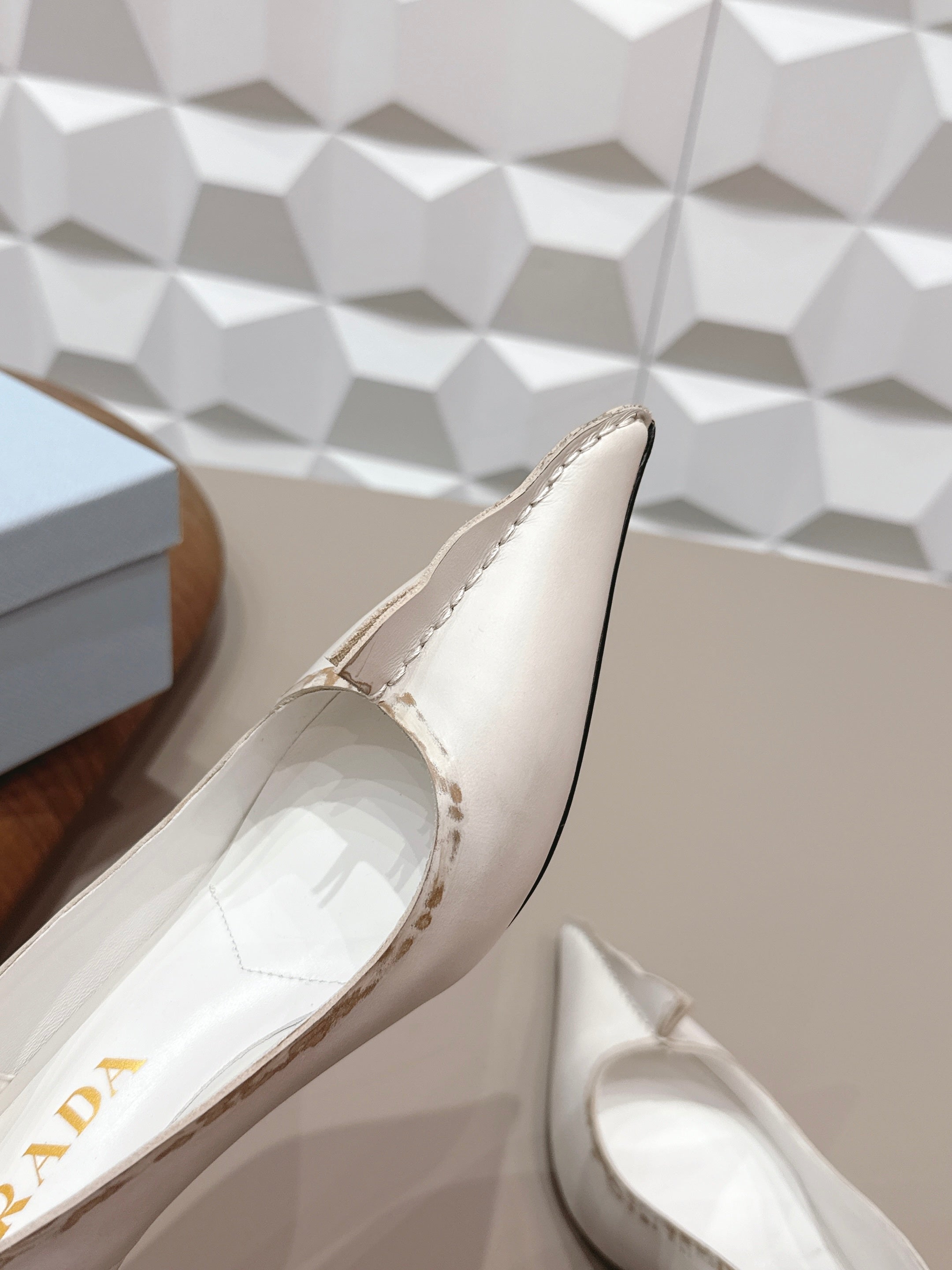 PRADA 26S POINTED TOE HIGH HEELS 55MM IN CREAM WHITE CALFSKIN