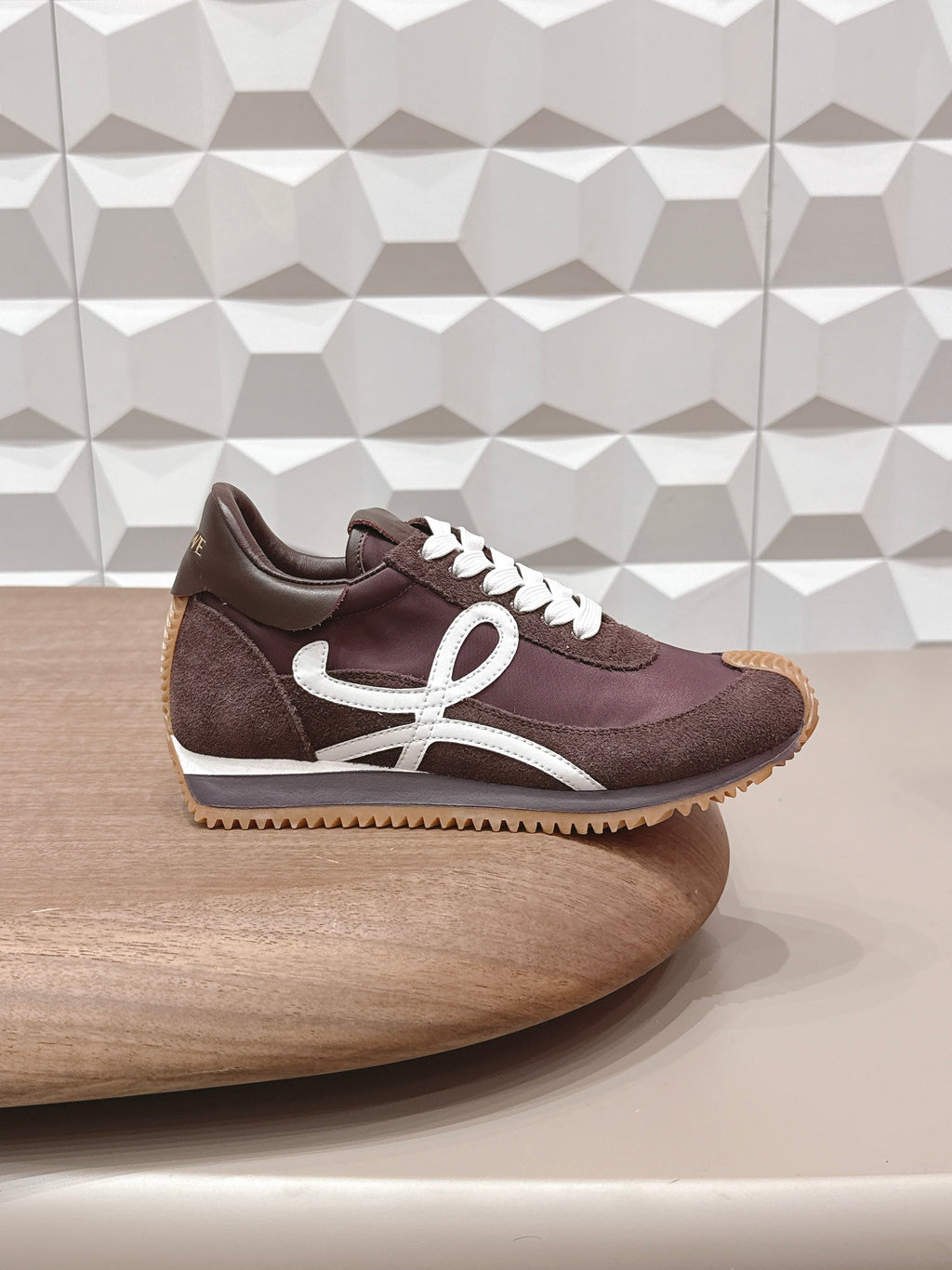 LOEWE 26S FLOW RUNNER SNEAKER IN DARK BROWN AND WHITE SUEDE AND CALFSKIN