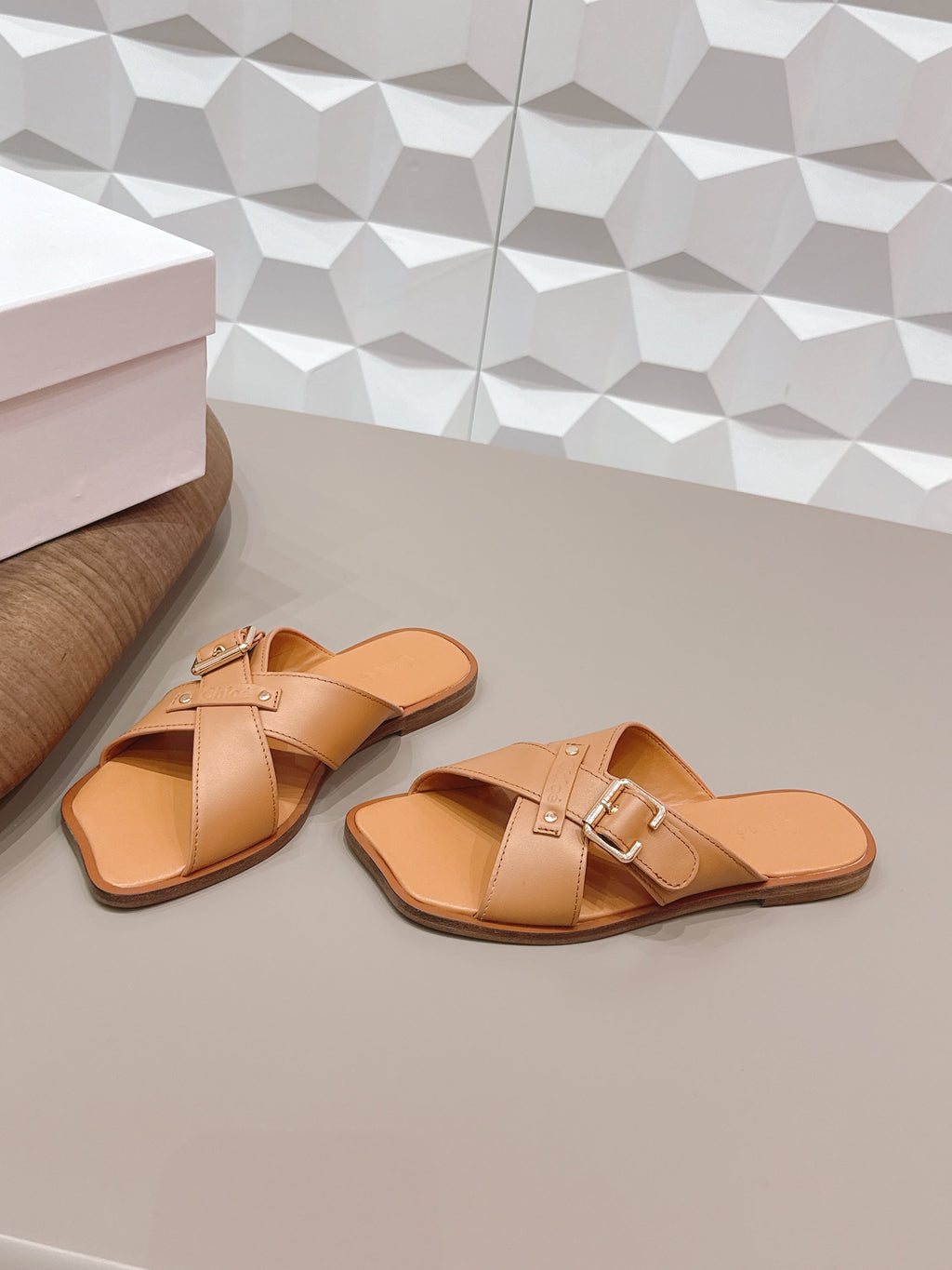CHLOÉ 26S SANDALS IN LIGHT BROWN CALFSKIN