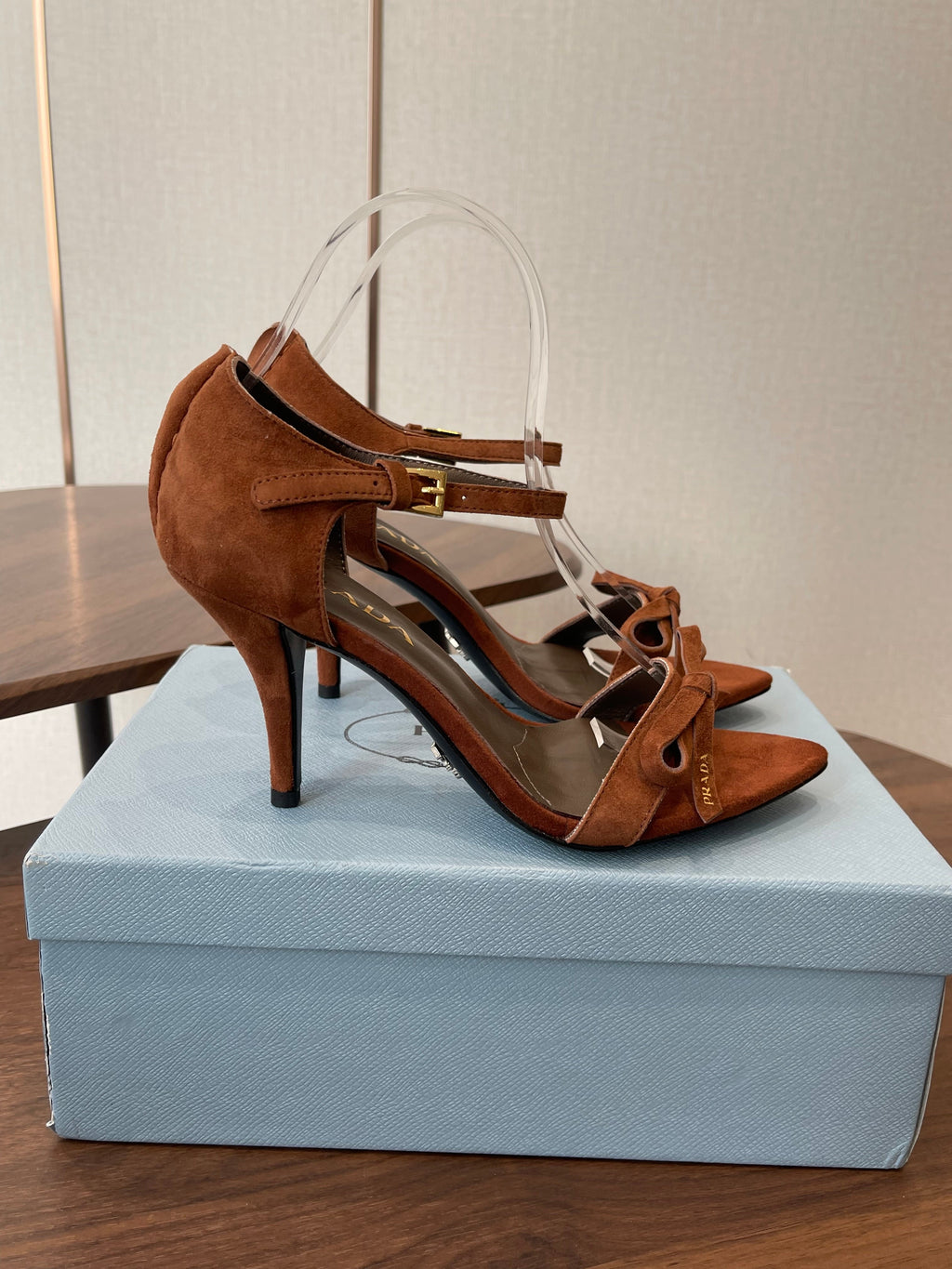 PRADA 26S HIGH HEEL SANDALS 85MM IN CARAMEL BROWN SUEDE WITH BOW
