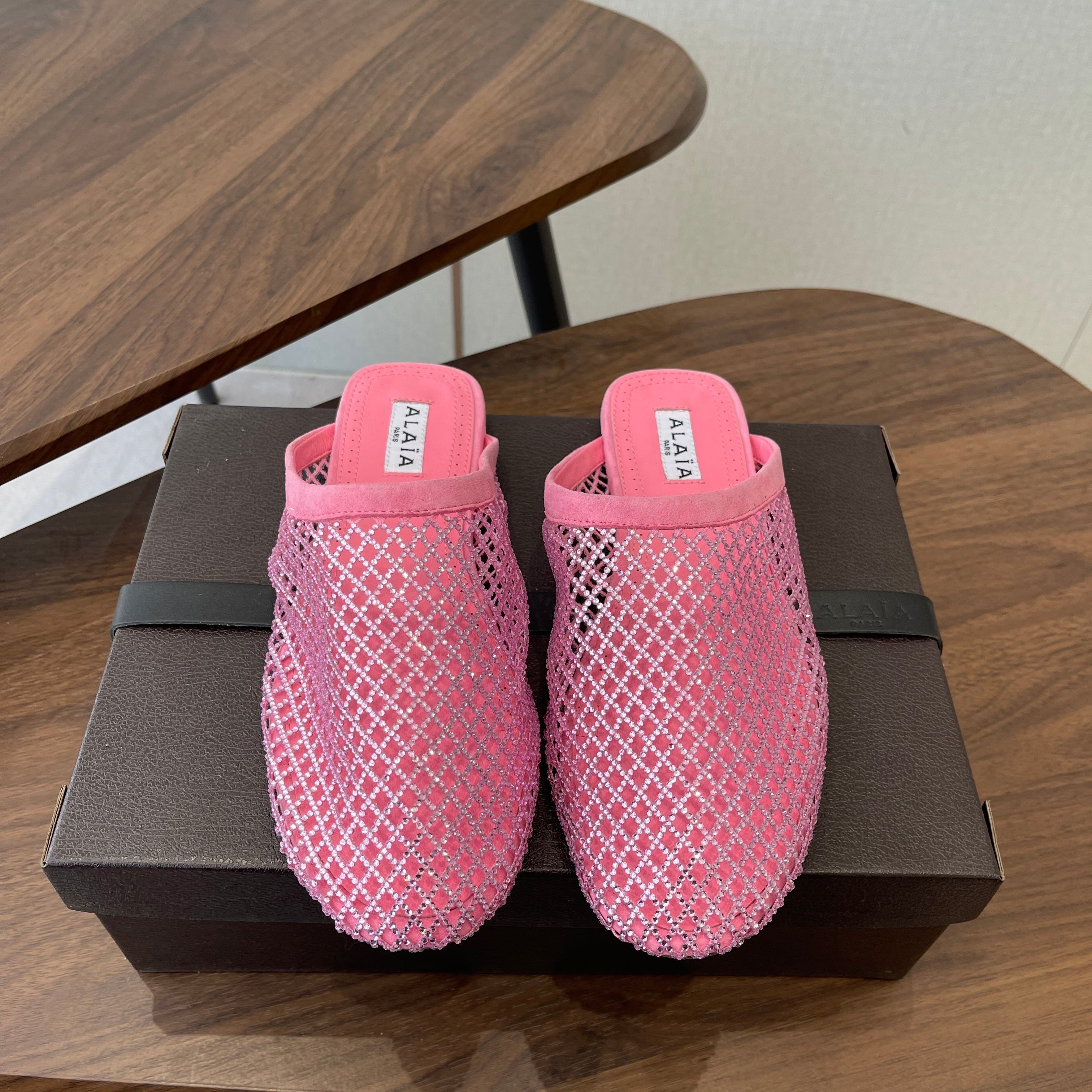 ALAIA 26S FLAT MULES IN PINK SUEDE AND MESH RHINESTONE-EMBELLISHED