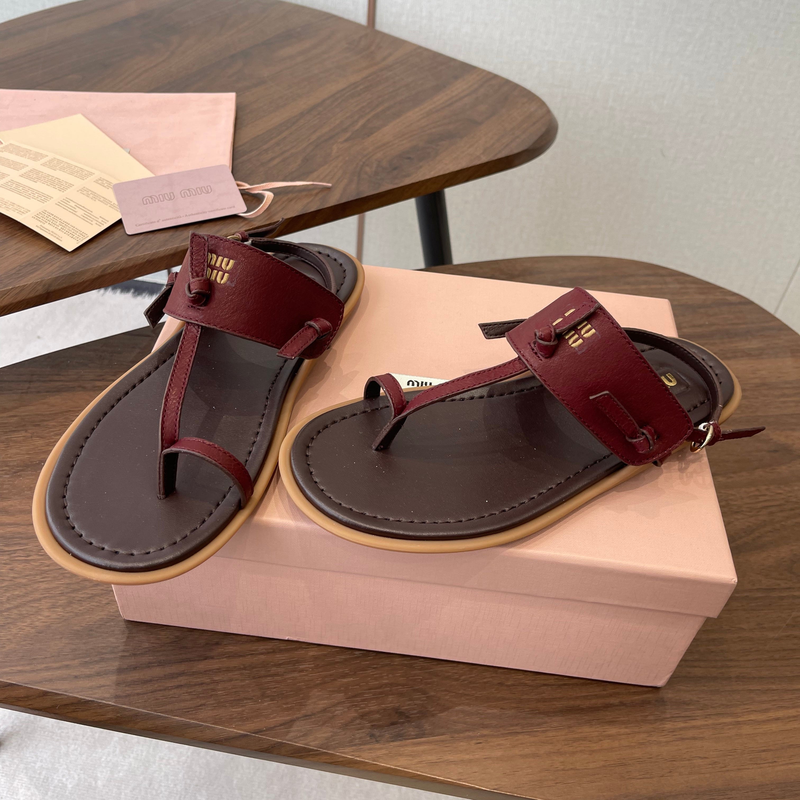 MIUMIU 26S FLIP FLOPS IN DARK BROWN AND BURGUNDY RED CALFSKIN