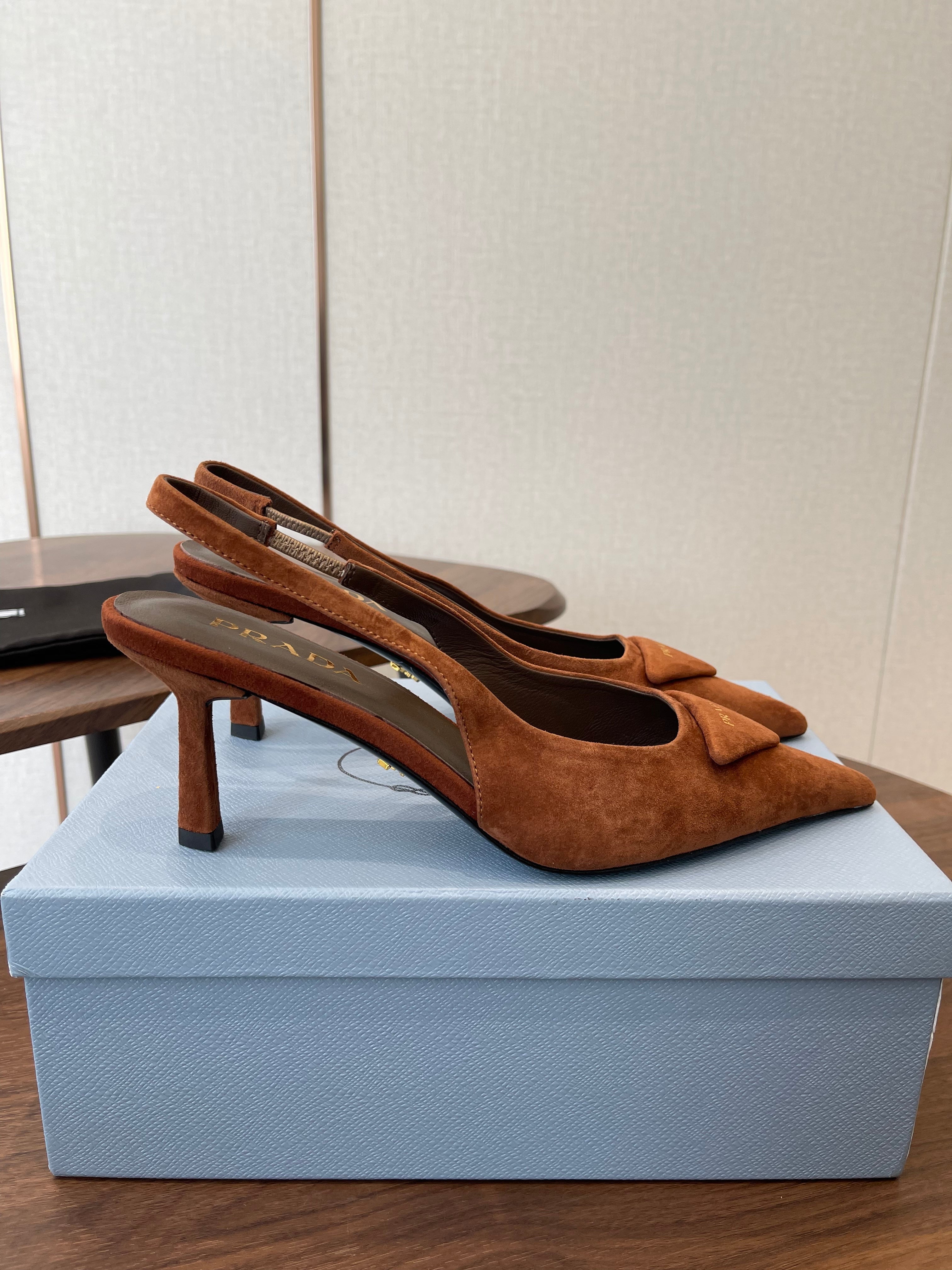 PRADA 26S SLINGBACK PUMPS 75MM IN CARAMEL BROWN SUEDE WITH LOGO