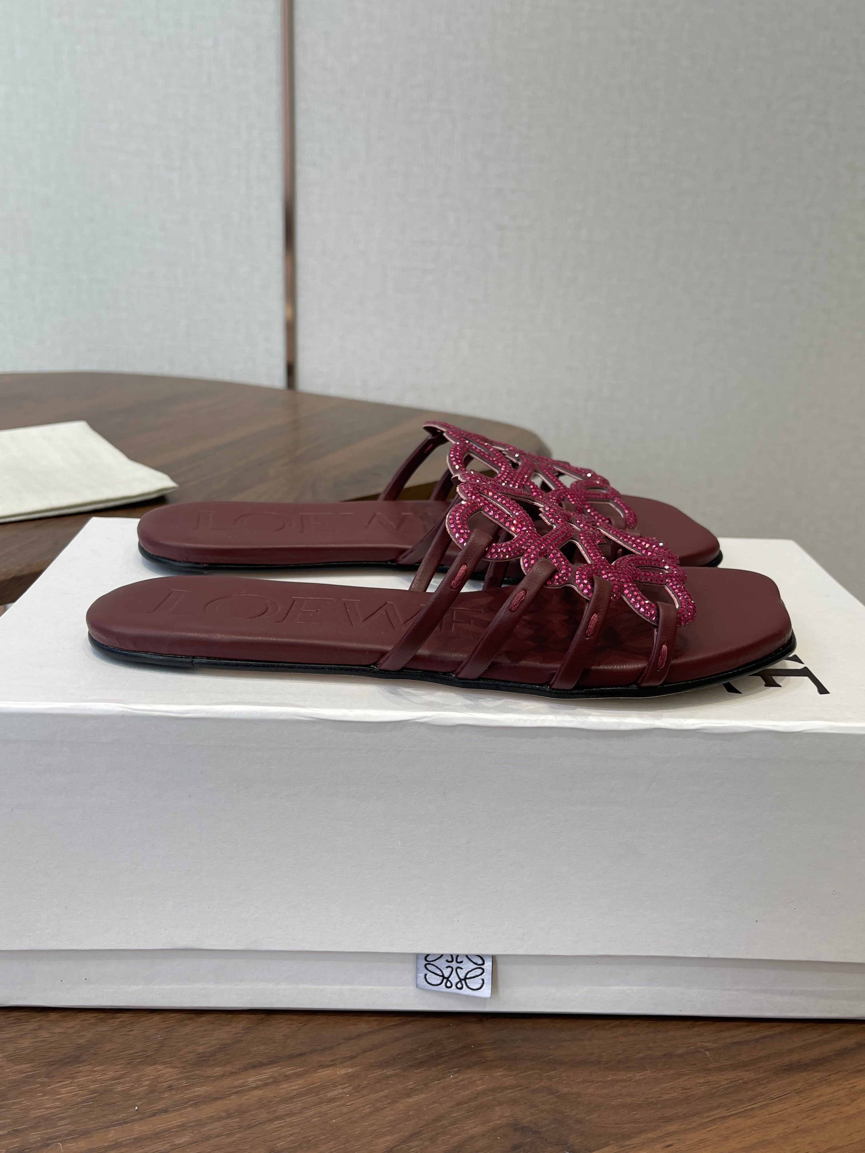 LOEWE 26S FLAT SANDALS IN WINE RED CALFSKIN WITH CRYSTALS