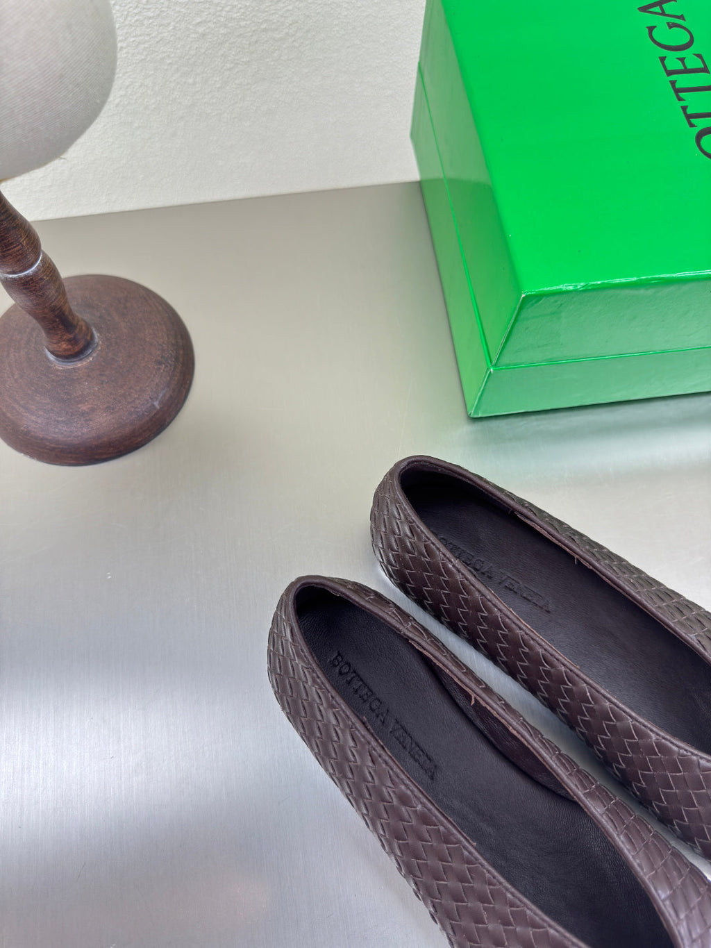 BOTTEGA VENETA 26S BALLET FLATS IN DARK BROWN WOVEN LAMBSKIN