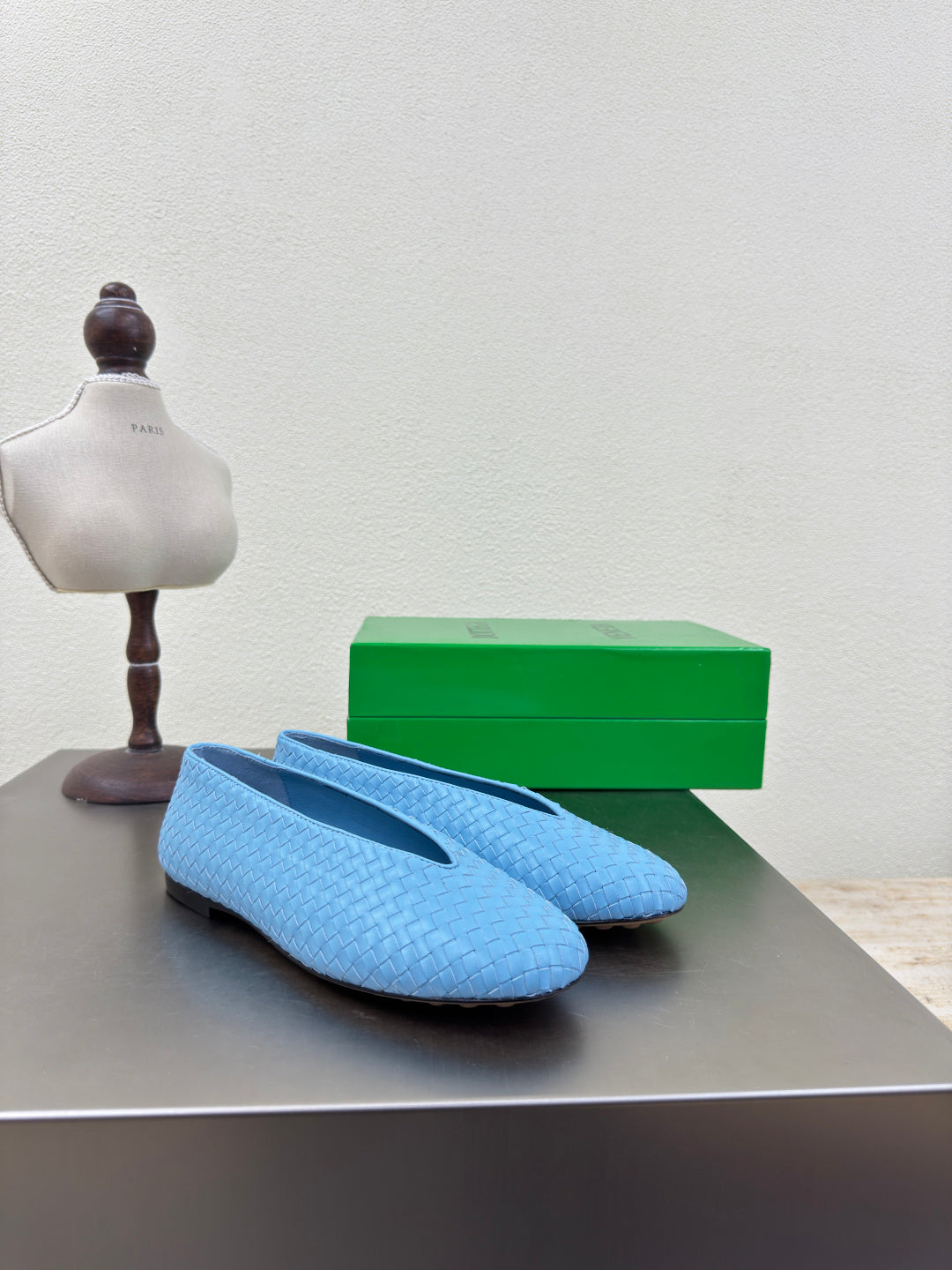 BOTTEGA VENETA 26S BALLET FLATS IN BLUE WOVEN LAMBSKIN