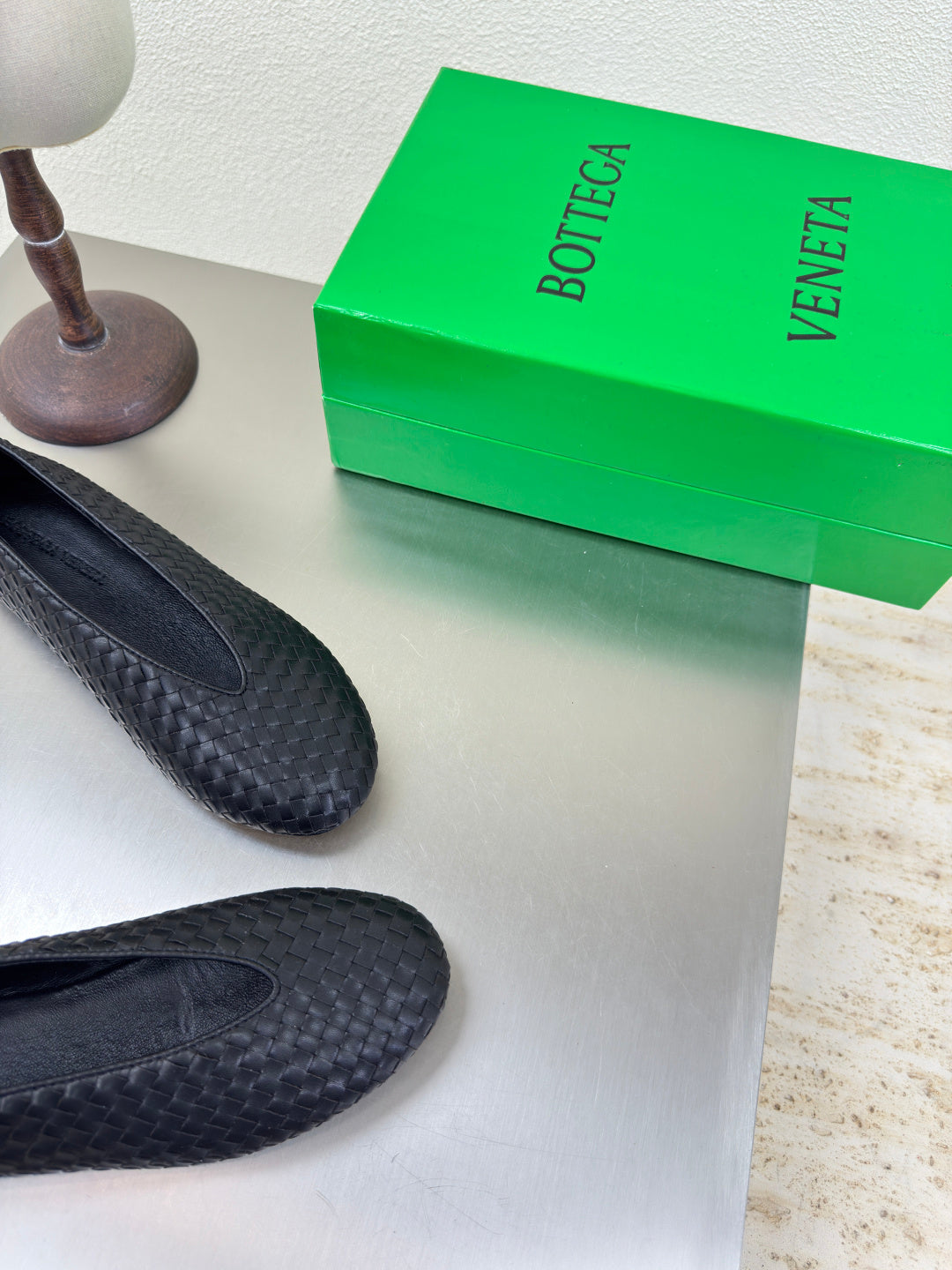 BOTTEGA VENETA 26S BALLET FLATS IN BLACK WOVEN LAMBSKIN