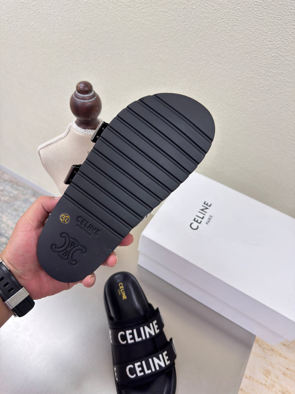 CELINE 25S FLAT SANDALS ARC DE TRIOMPHE IN BLACK CALFSKIN AND CANVAS