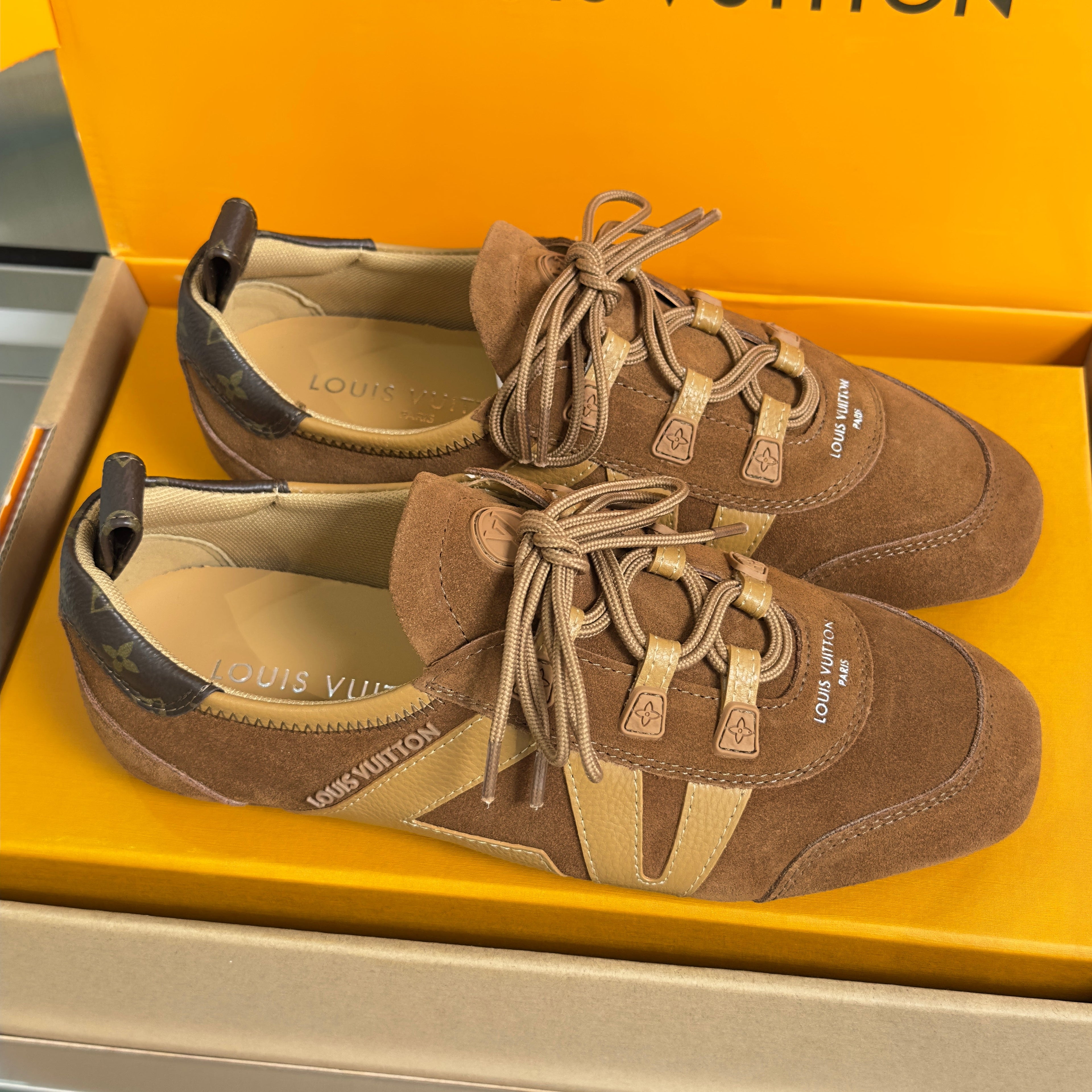 LV 26S SNEAKERINA SNEAKERS IN CARAMEL BROWN SUEDE AND CALFSKIN