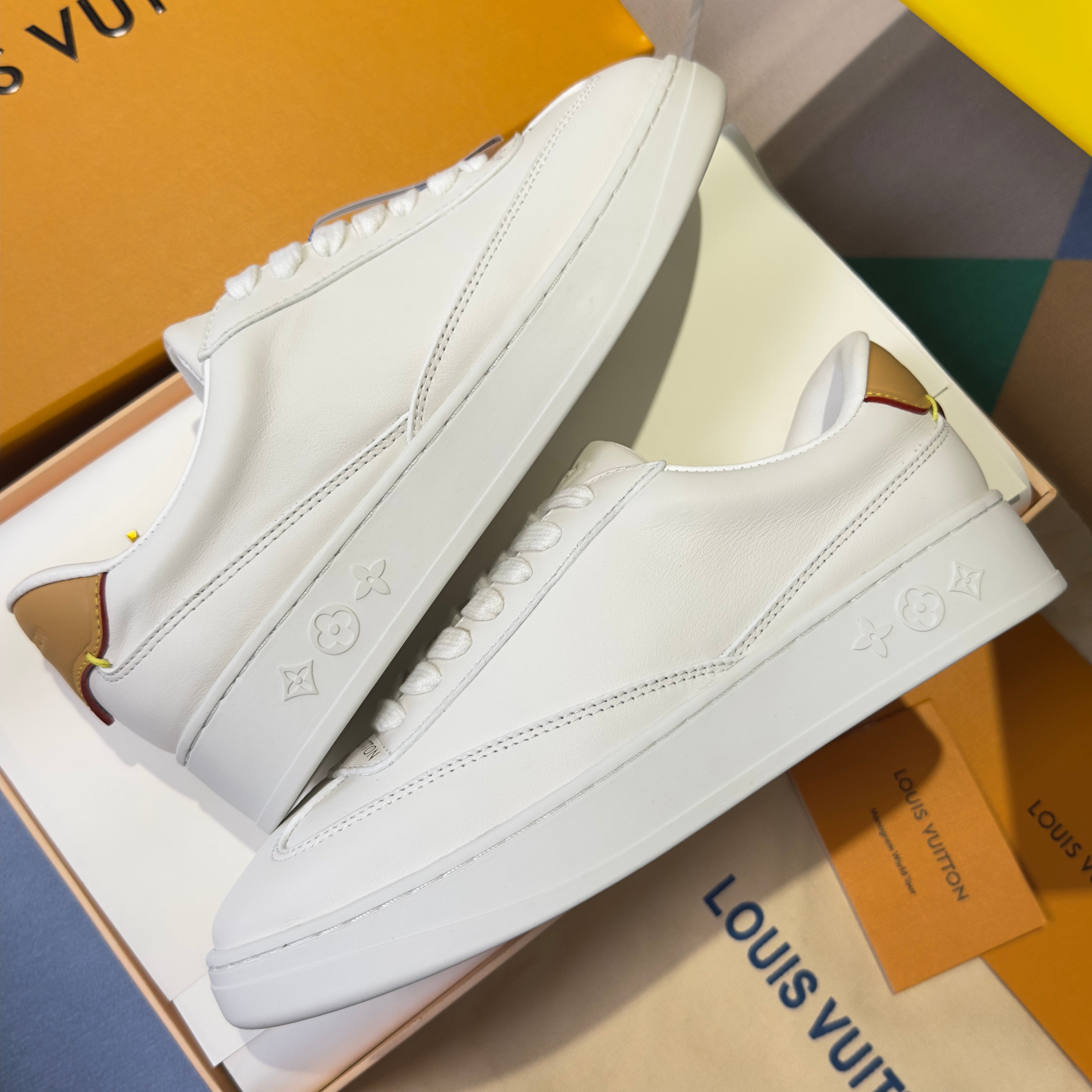 LV 26S LOW TOP SNEAKERS IN WHITE CALFSKIN