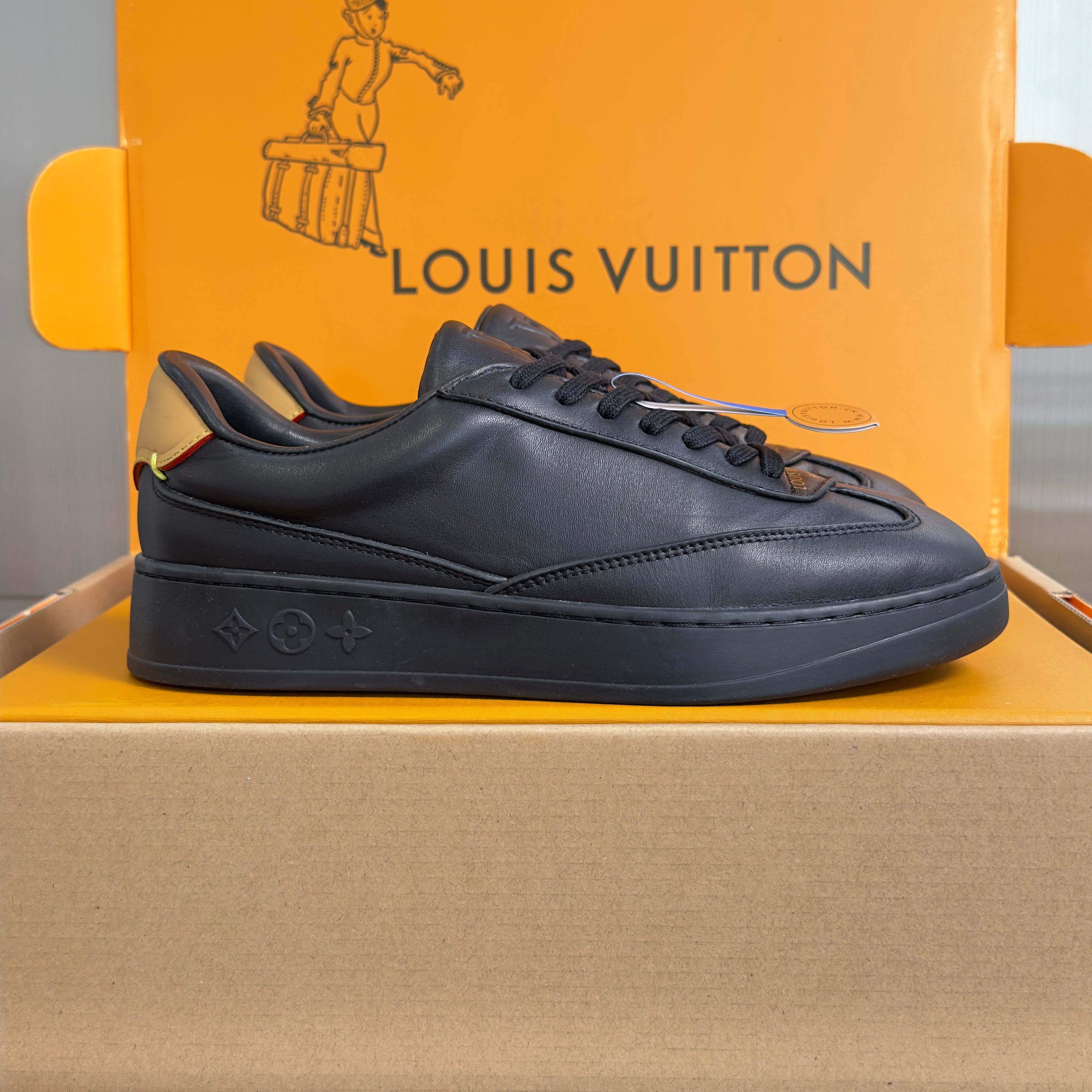 LV 26S LOW TOP SNEAKERS IN BLACK CALFSKIN