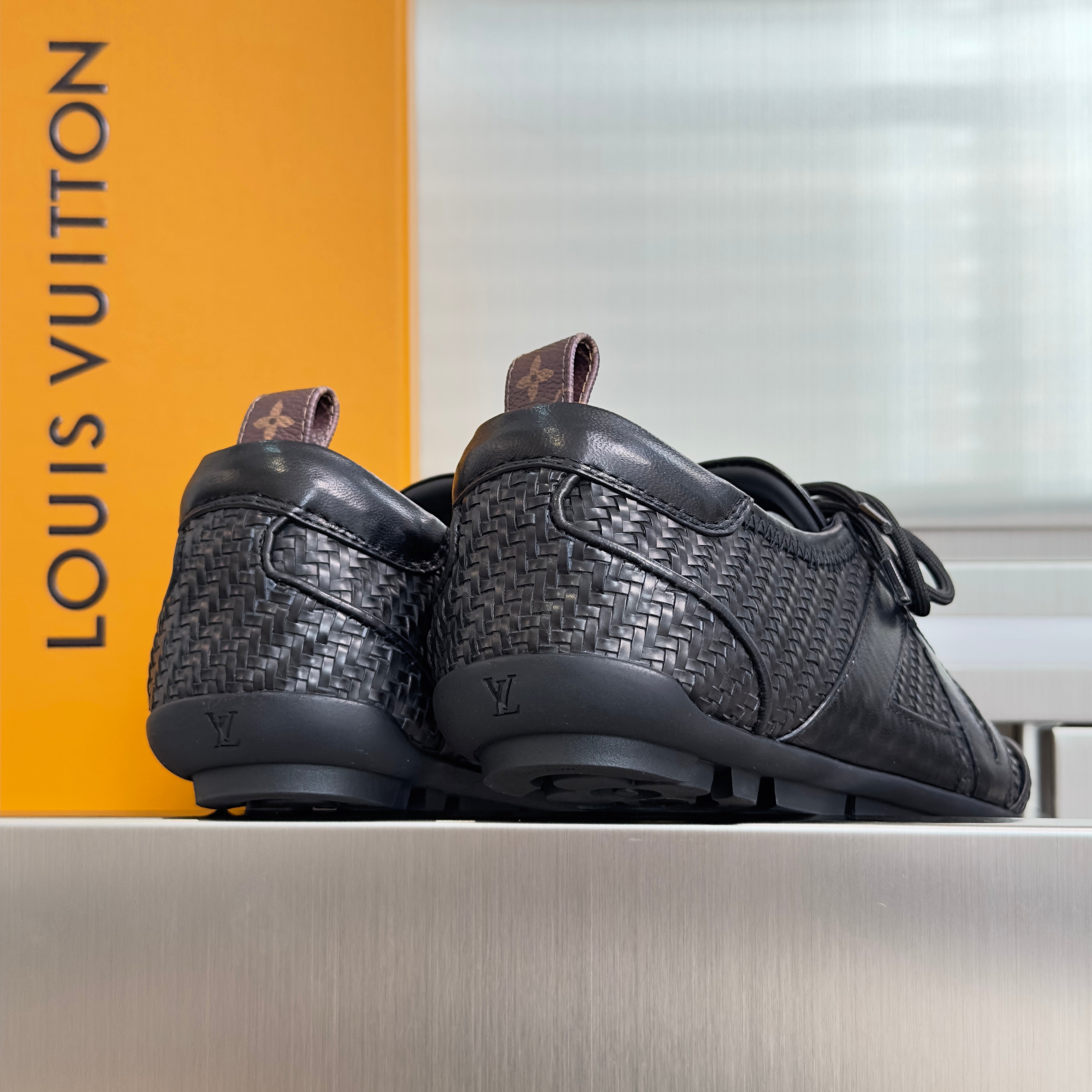 LV 26S SNEAKERINA SNEAKERS IN WOVEN BLACK CALFSKIN