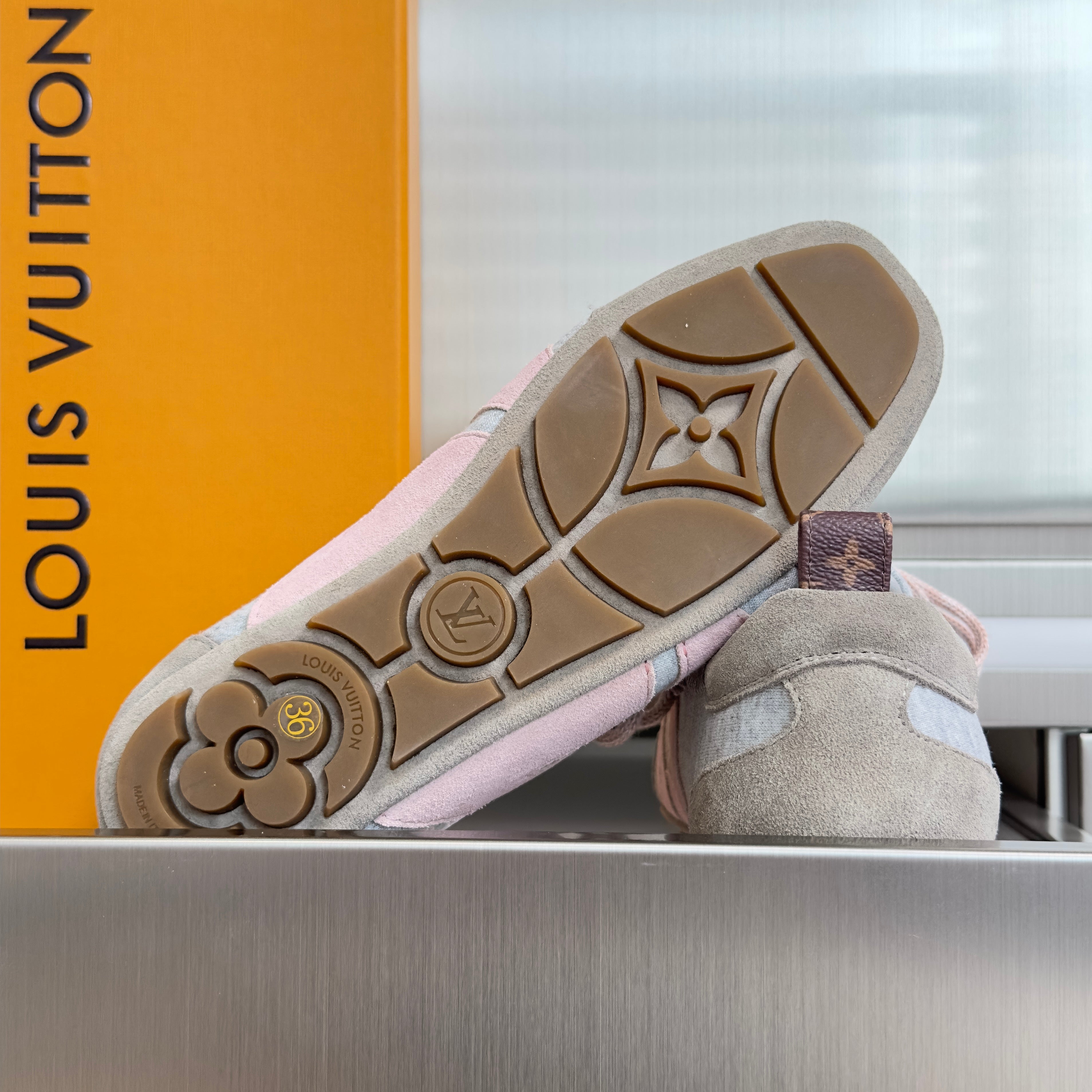 LV 26S SNEAKERINA SNEAKERS IN GREY FABRIC AND SUEDE