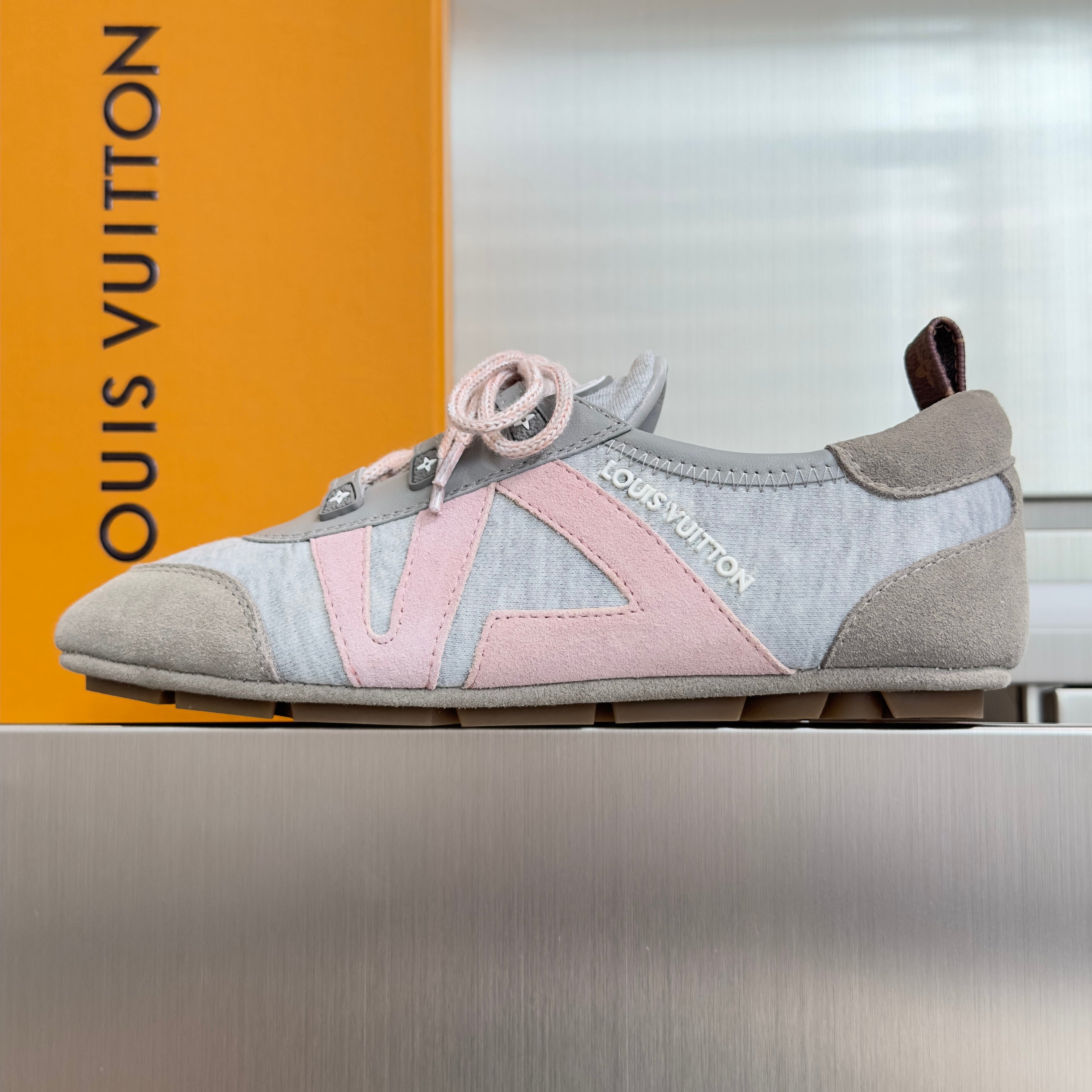 LV 26S SNEAKERINA SNEAKERS IN GREY FABRIC AND SUEDE