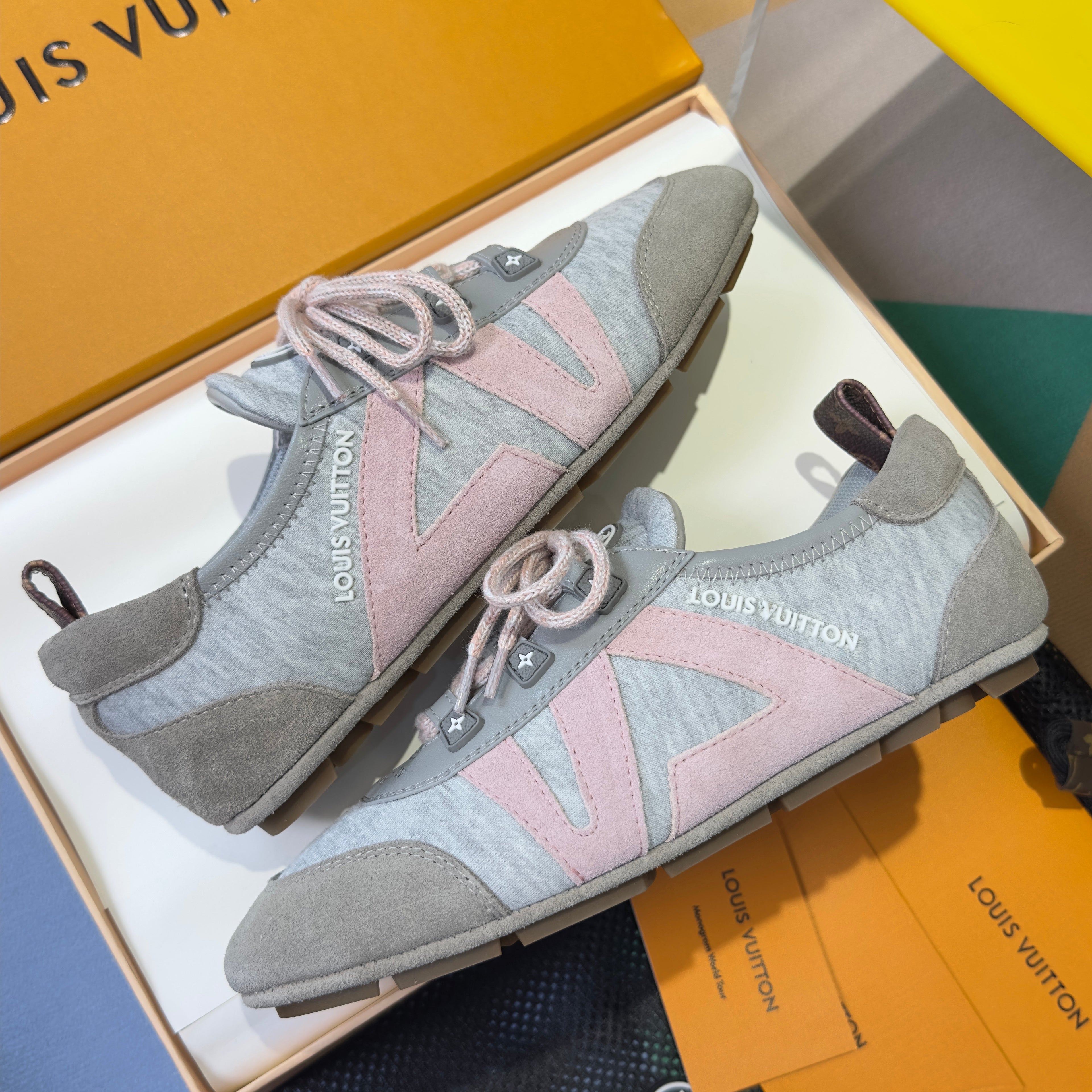LV 26S SNEAKERINA SNEAKERS IN GREY FABRIC AND SUEDE