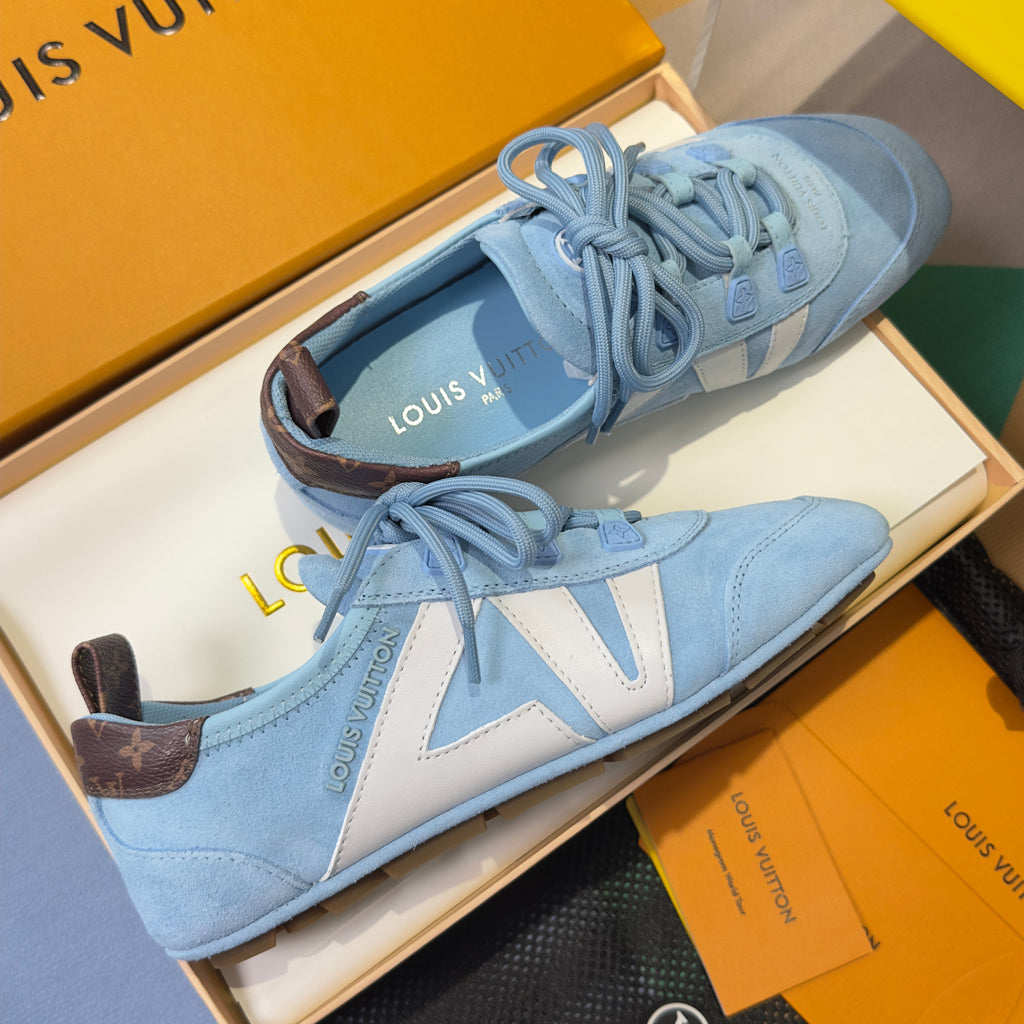 LV 26S SNEAKERINA SNEAKERS IN LIGHT BLUE SUEDE