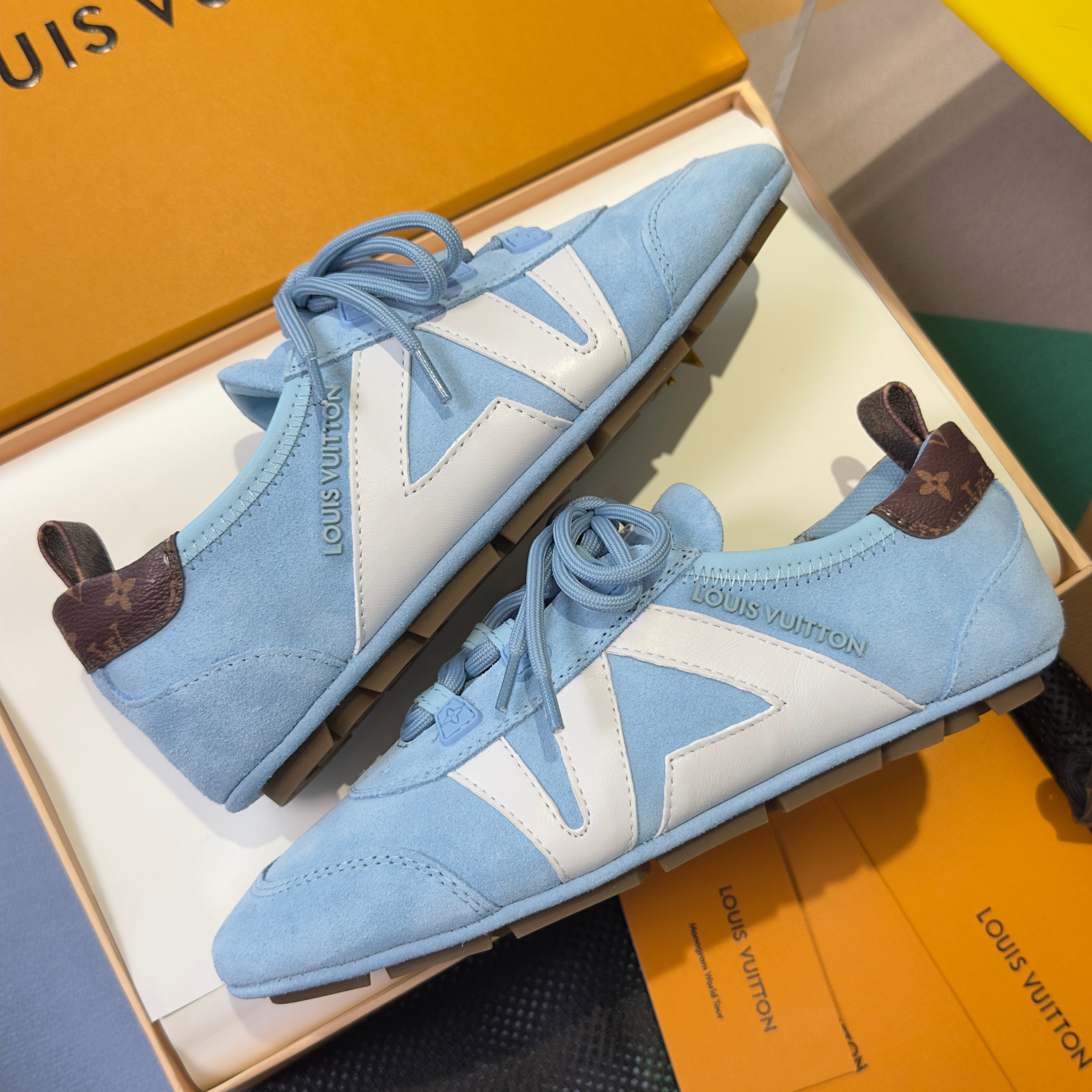 LV 26S SNEAKERINA SNEAKERS IN LIGHT BLUE SUEDE