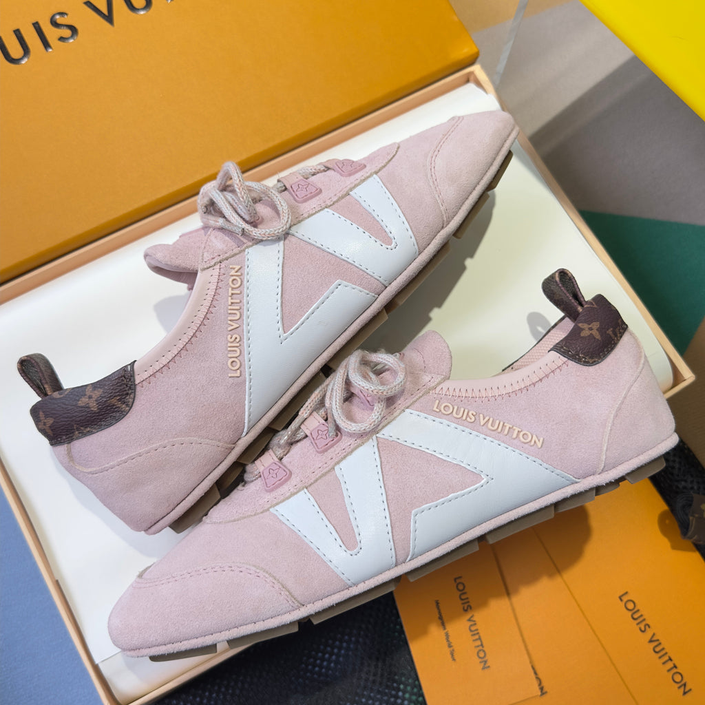 LV 26S SNEAKERINA SNEAKERS IN LIGHT PINK SUEDE