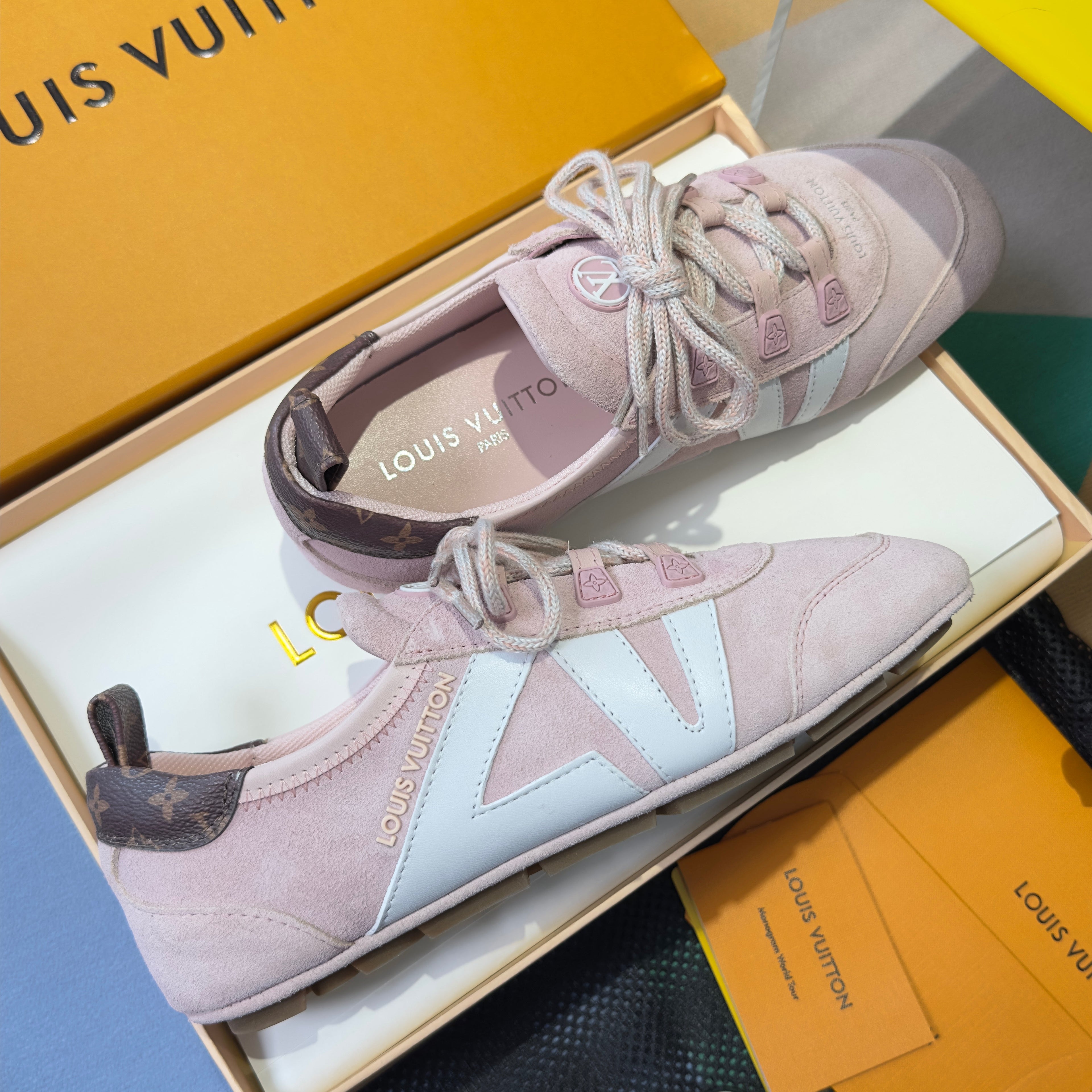 LV 26S SNEAKERINA SNEAKERS IN LIGHT PINK SUEDE