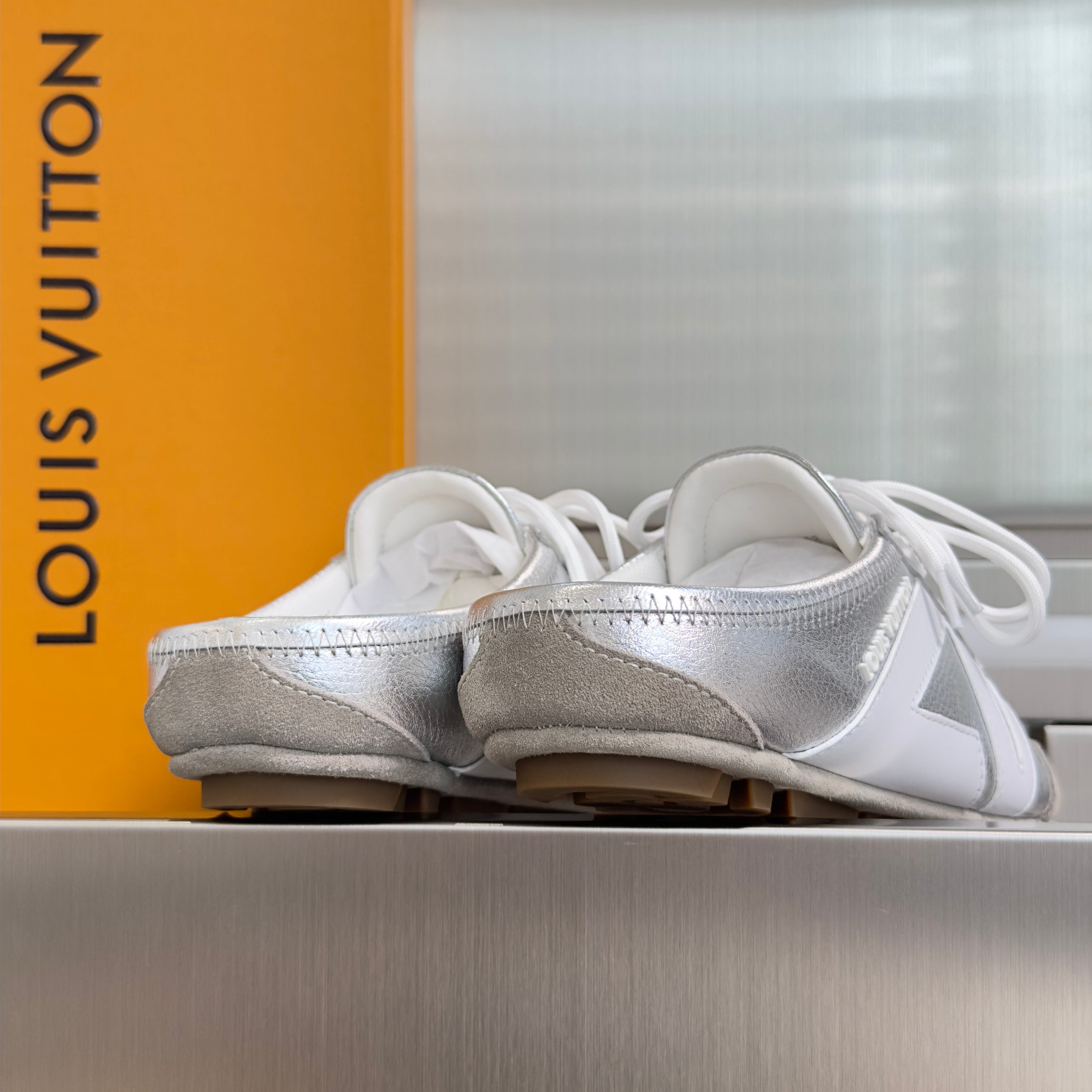LV 26S SNEAKERINA OPEN BACK SNEAKERS IN SILVER CALFSKIN AND SUEDE
