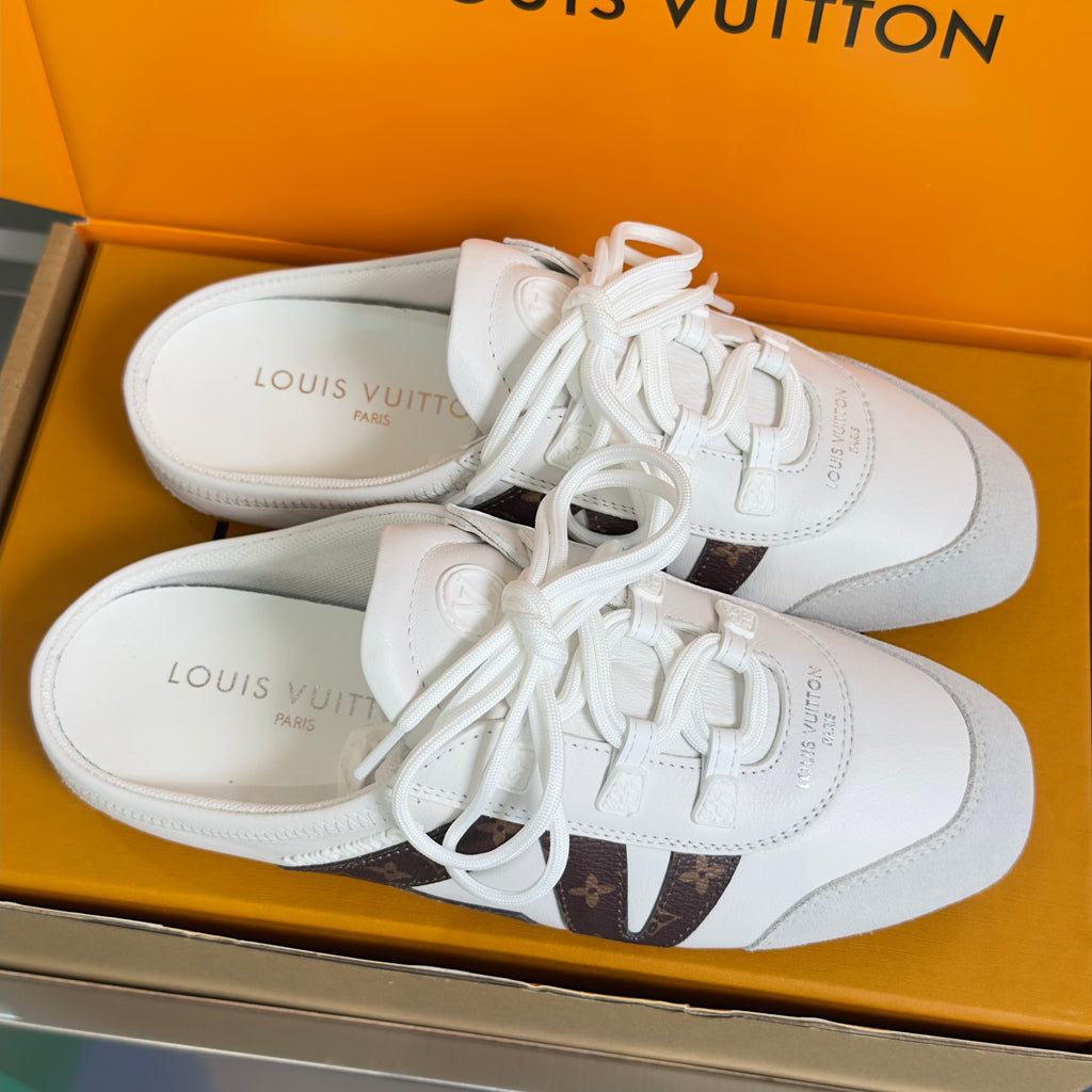 LV 26S LACE UP MULE SNEAKERS IN WHITE CALFSKIN AND BROWN MONOGRAM CANVAS